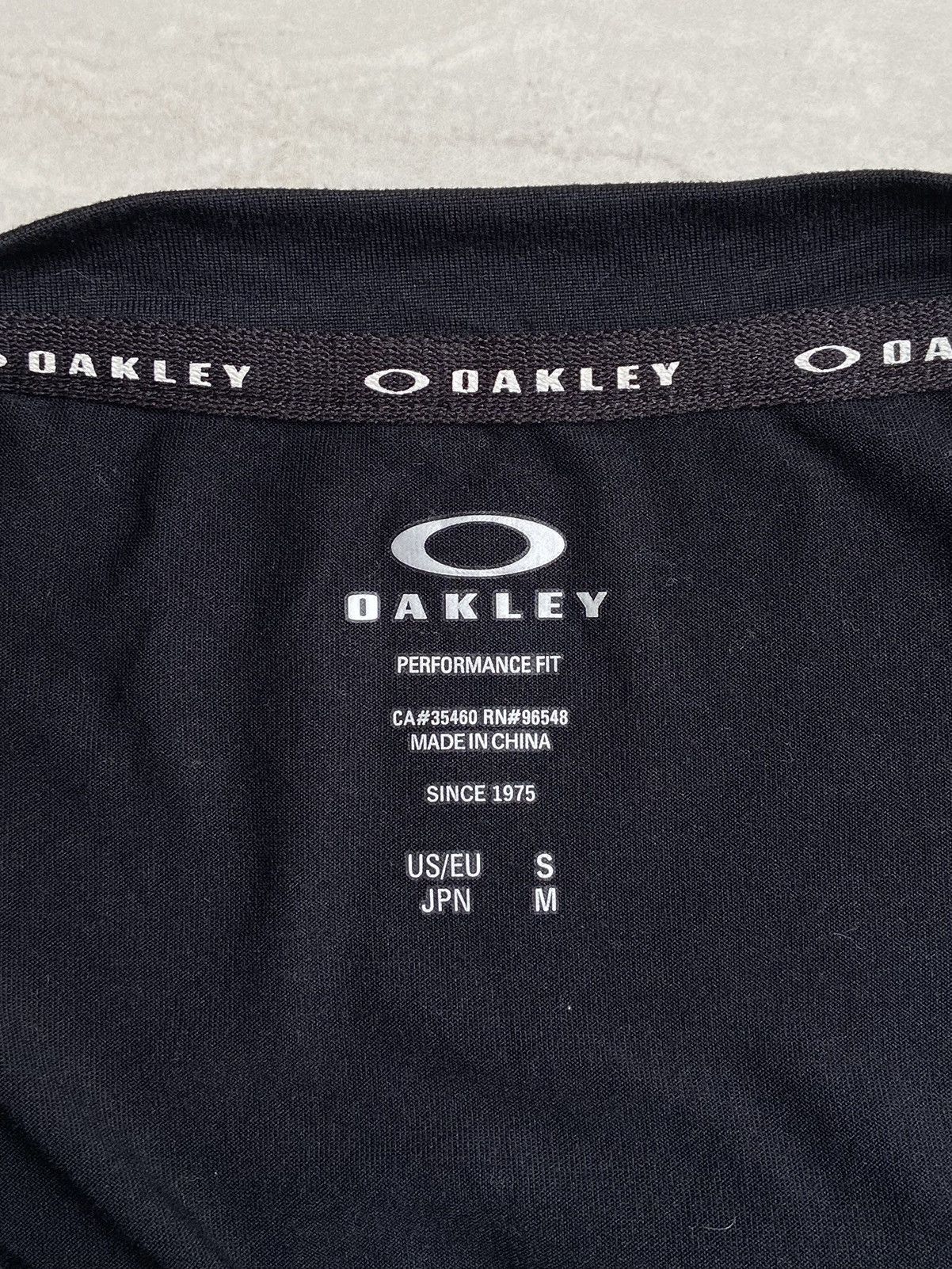 Oakley OAKLEY Black Long T-shirt Size US L / EU 52-54 / 3 - 6 Thumbnail