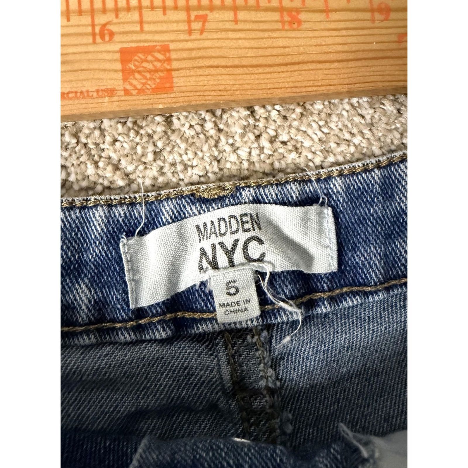 Denime Madden NYC Juniors 5 Blue Distressed Cutoff Denim Shorts Size 27" / US 4 / IT 40 - 4 Thumbnail