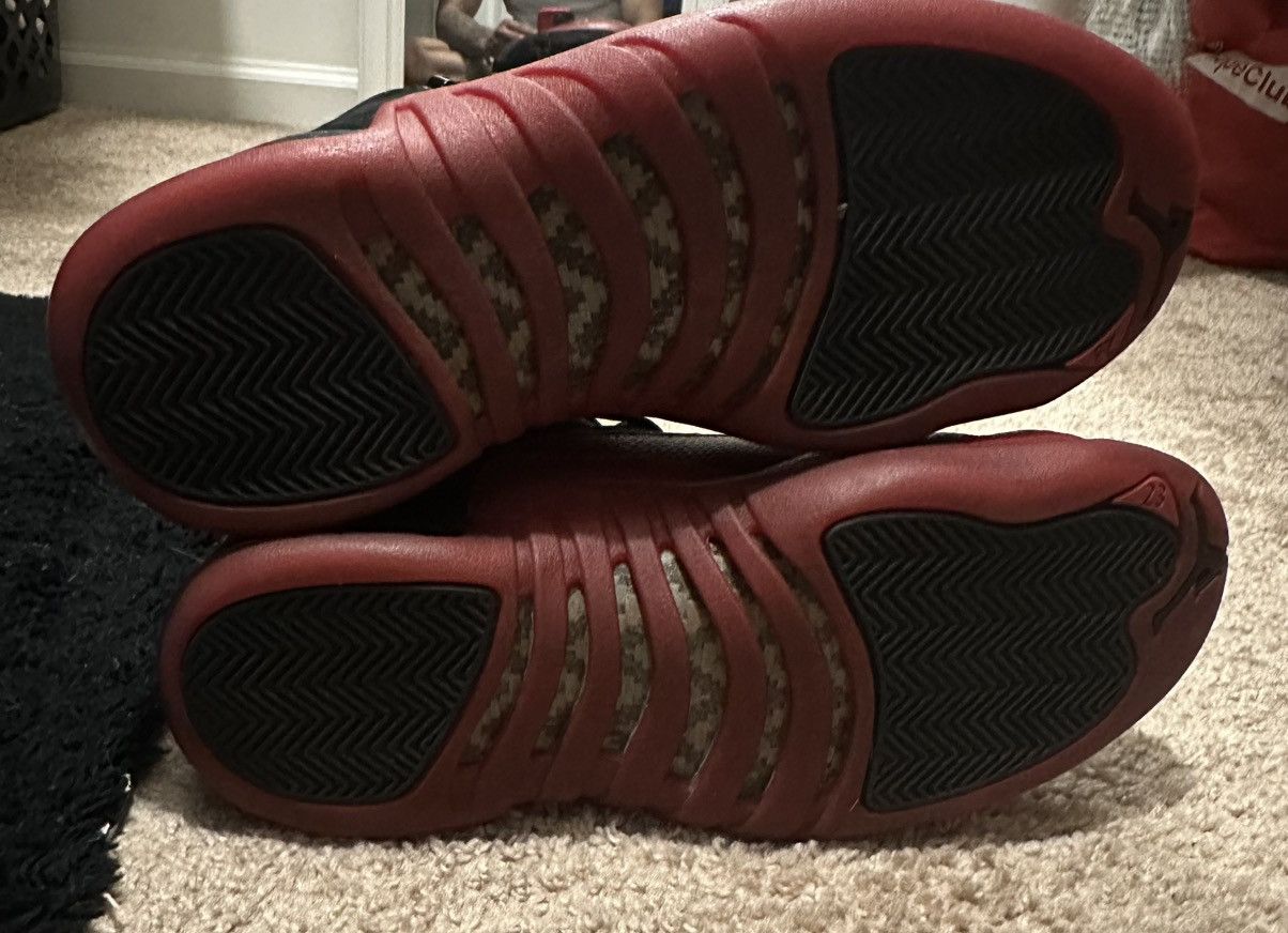 Jordan Brand 2009 Jordan 12 Flu Game Size US 9 / EU 42 - 5 Thumbnail