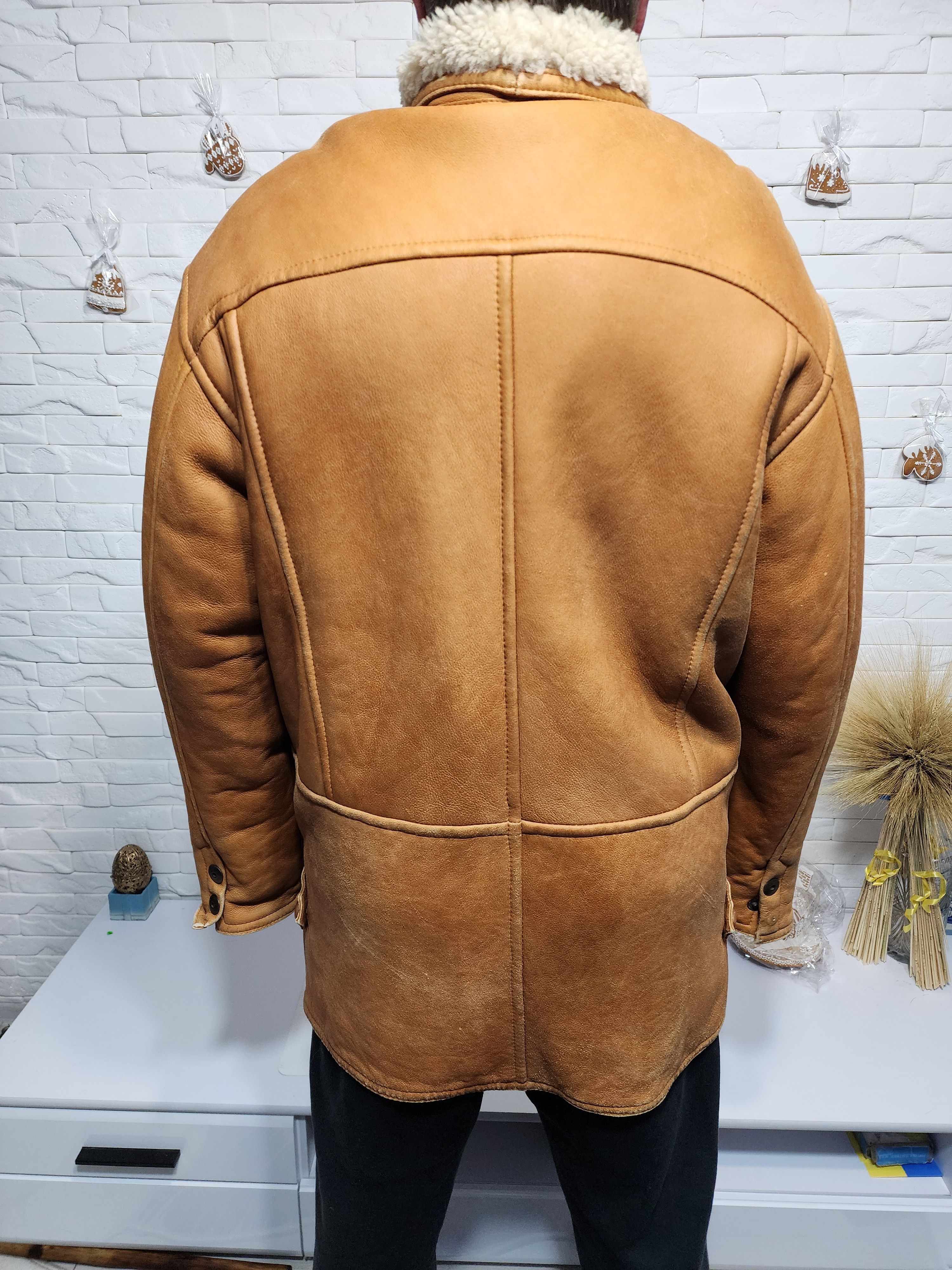 Uniqlo Men's Brown Sheepskin Coat: Genuine Fur, Button Front Size US XL / EU 56 / 4 - 4 Thumbnail
