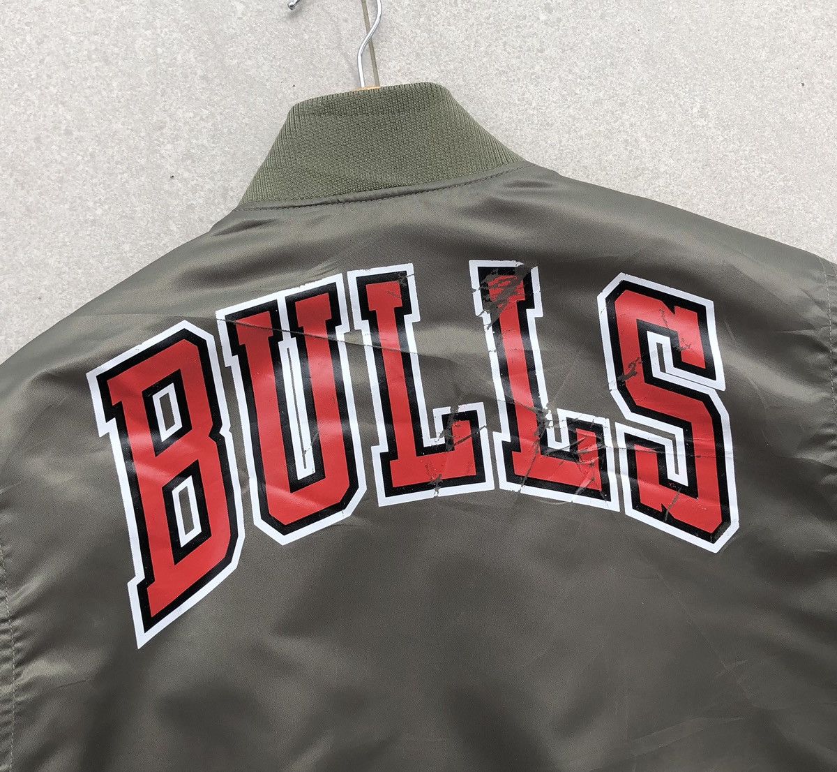 NBA CHICAGO BULLS NBA Men Bomber Jacket Olive Green Logo Patches Size US S / EU 44-46 / 1 - 12 Thumbnail