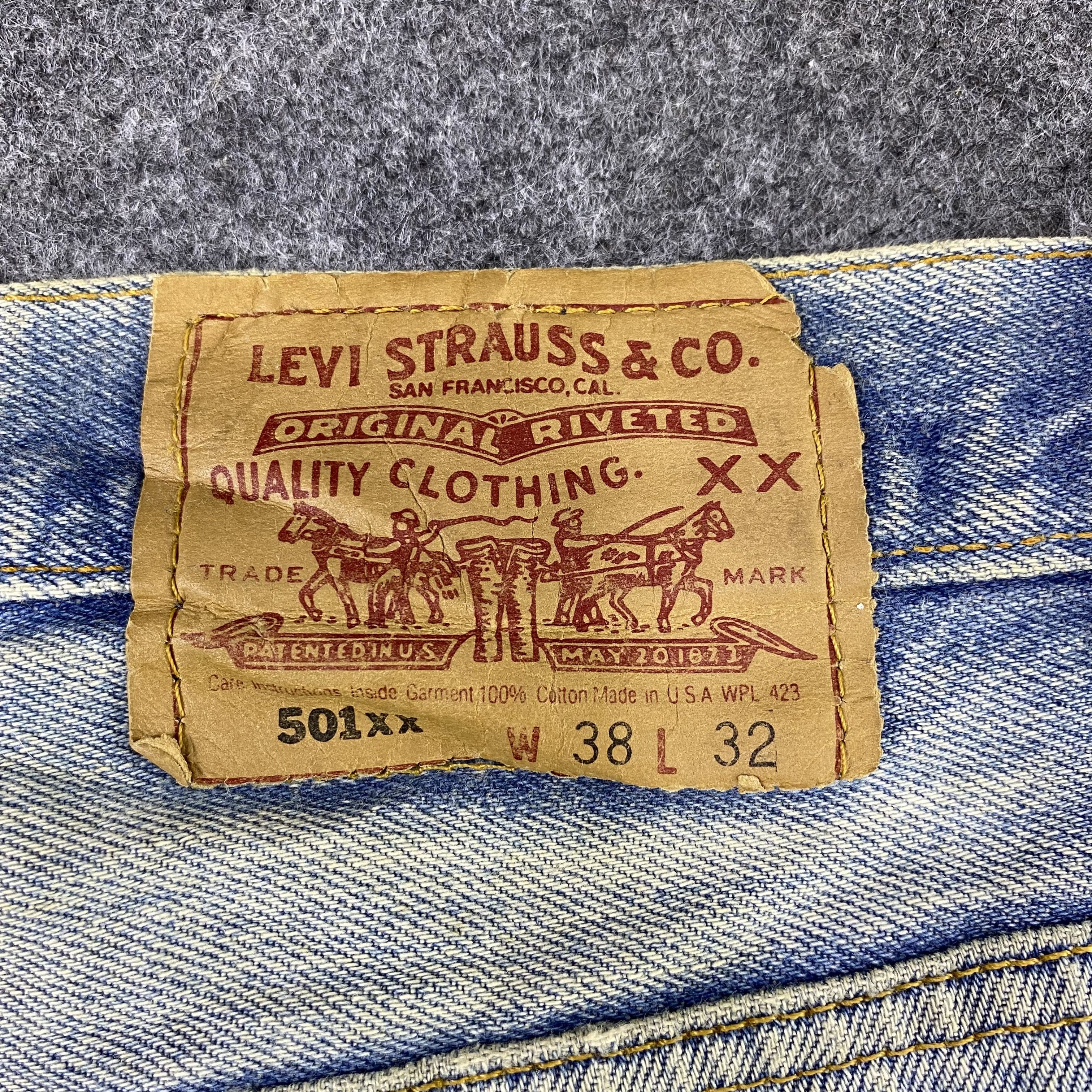 Vintage Levi's 501 Blue Wash Distressed Jeans-J1159