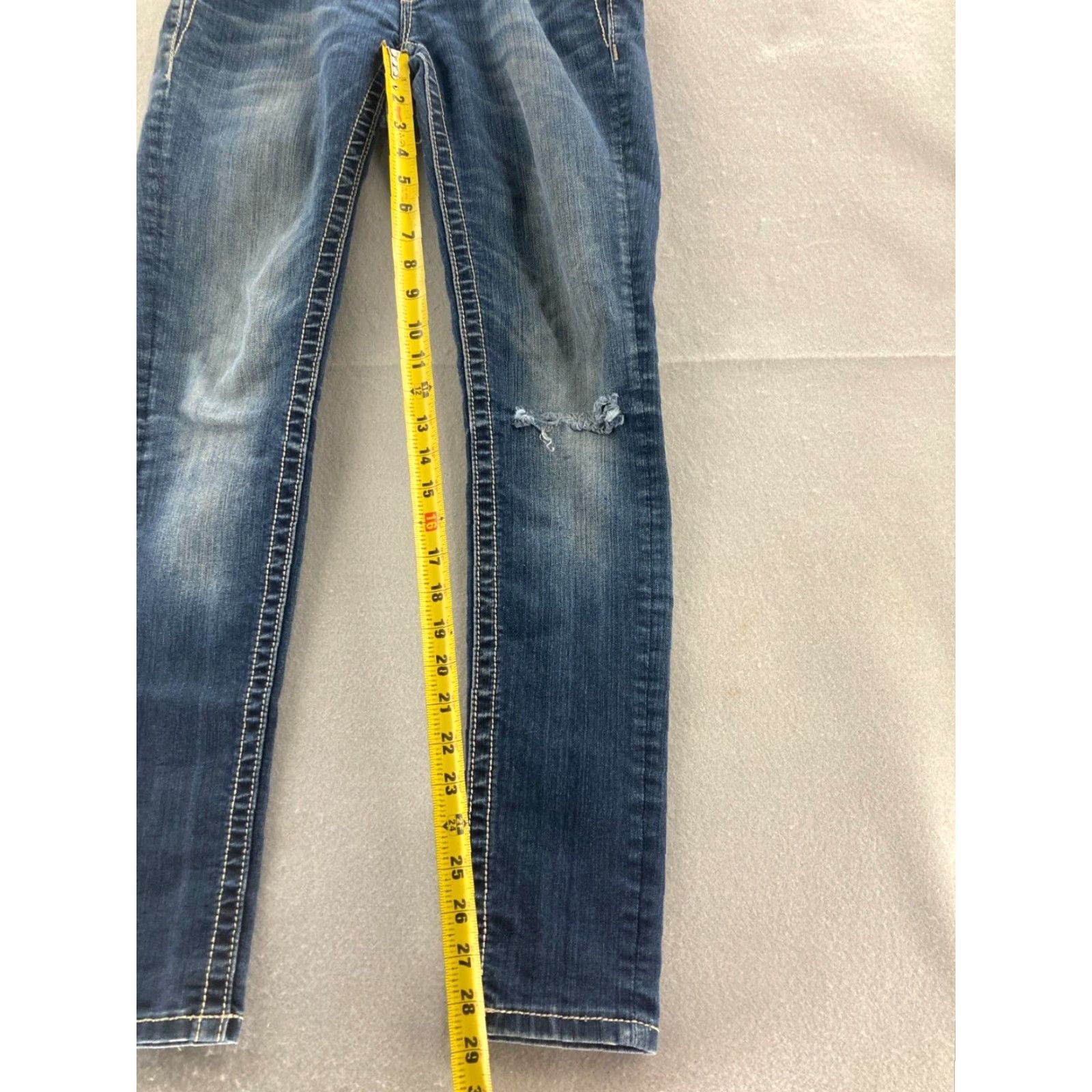 Miss Me Miss Me Jeans Signature Rise Skinny Embellished Cross 25 Women 26 Blue Denim 5-Pocket Design Slim Regular Jeans Size 26" / US 2 / IT 38 - 5 Thumbnail