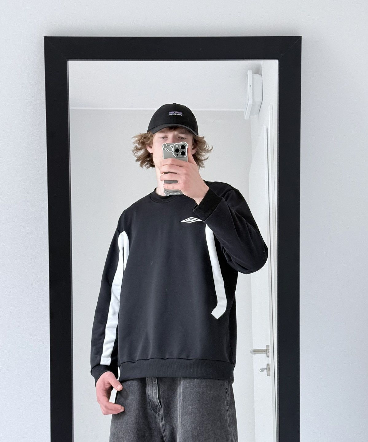 Umbro Vintage Umbro Y2K avantgarde streetwear sweatshirt Size US XL / EU 56 / 4 - 2 Thumbnail