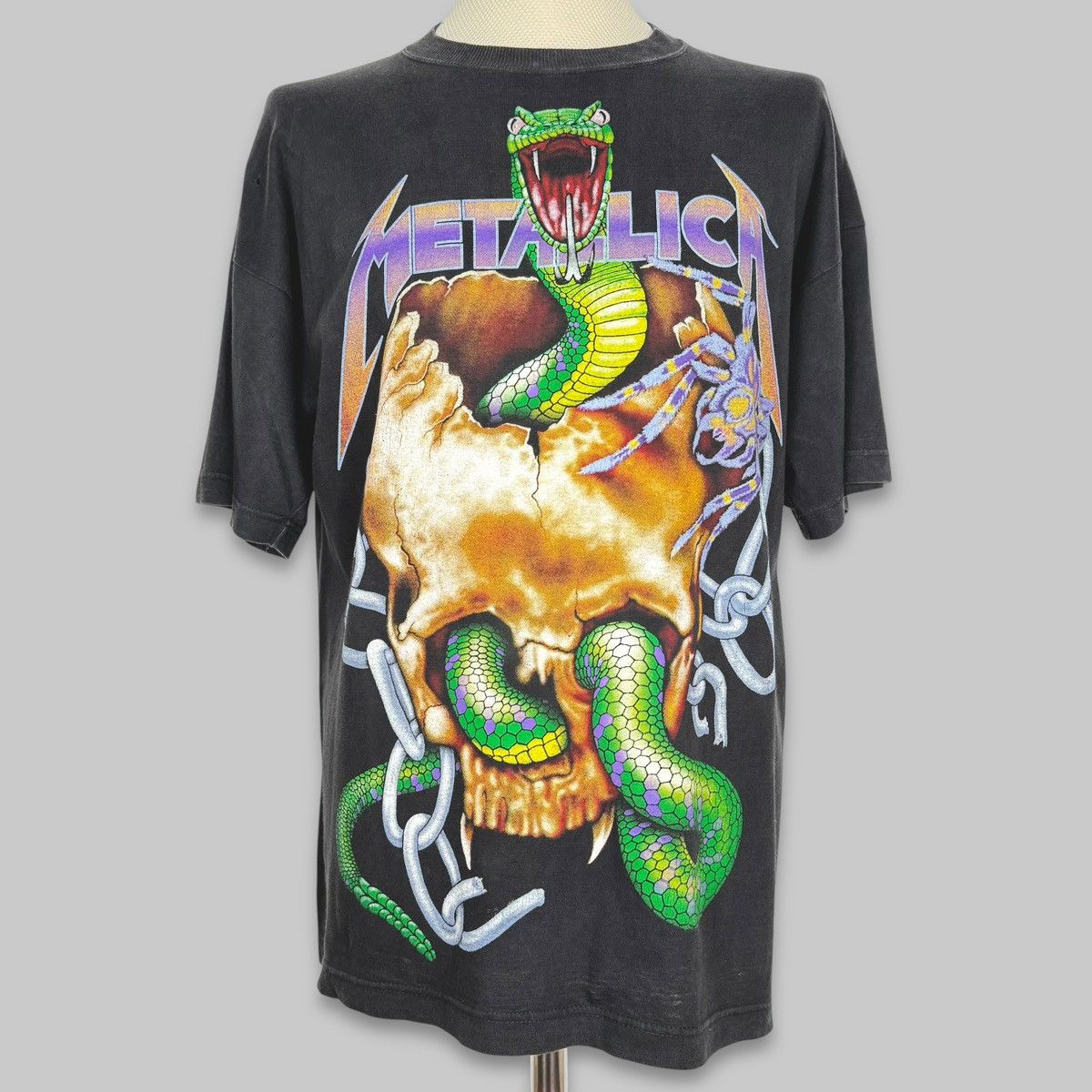 Band Tees Vintage Mid 90s Metallica Snake Outta Skull Euro T Shirt Size US XL / EU 56 / 4 - 1 Thumbnail