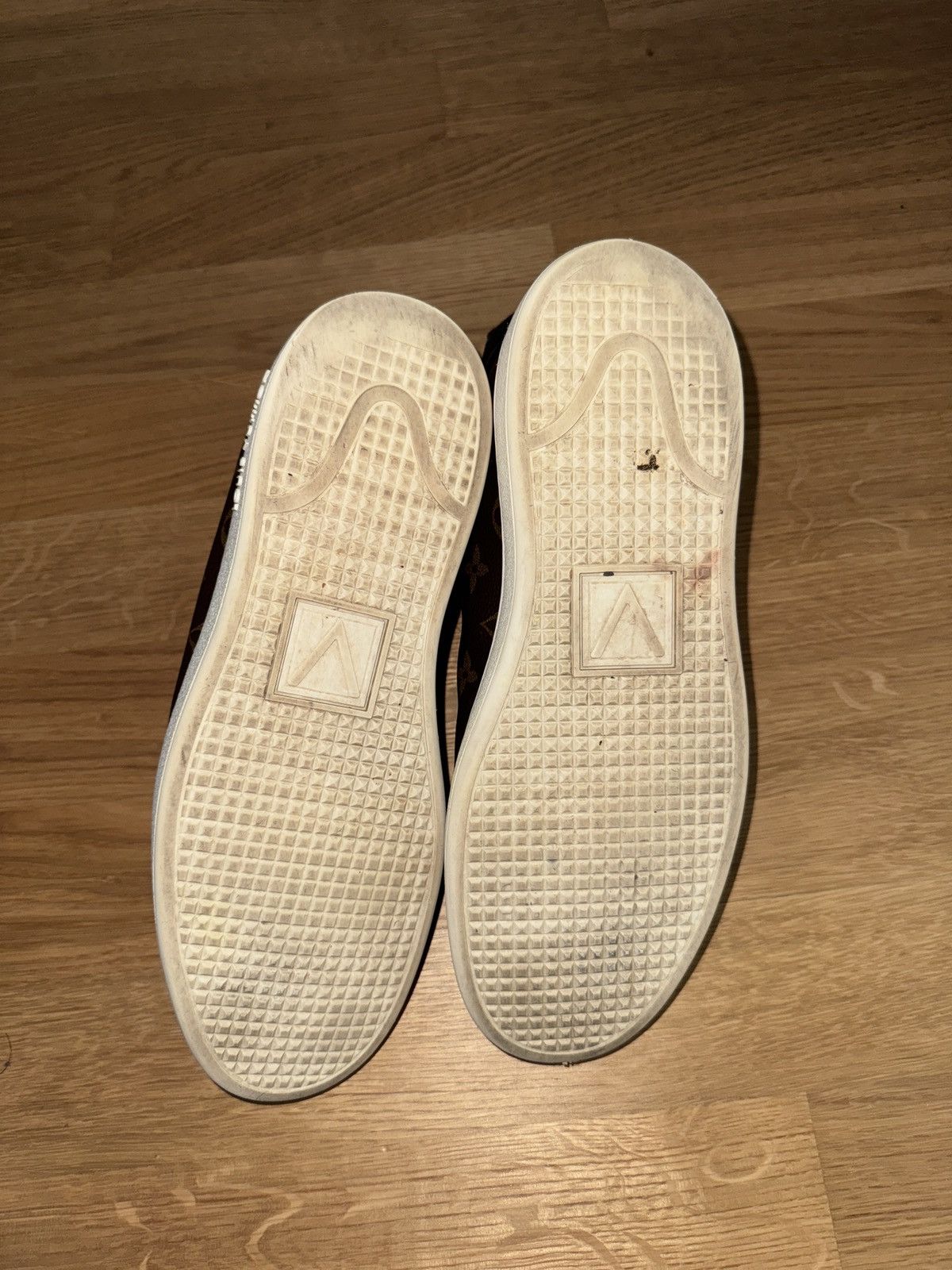 Louis Vuitton Louis Vuitton Sneaker Size US 7 / EU 40 - 10 Thumbnail