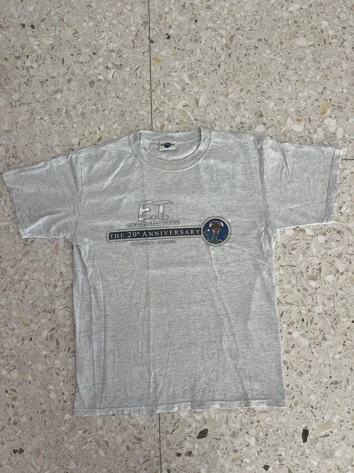 Universal Studios ET Universal Studios 20th Anniversary Rare E.T 90s Y2K 21x28 Size US M / EU 48-50 / 2 - 3 Thumbnail