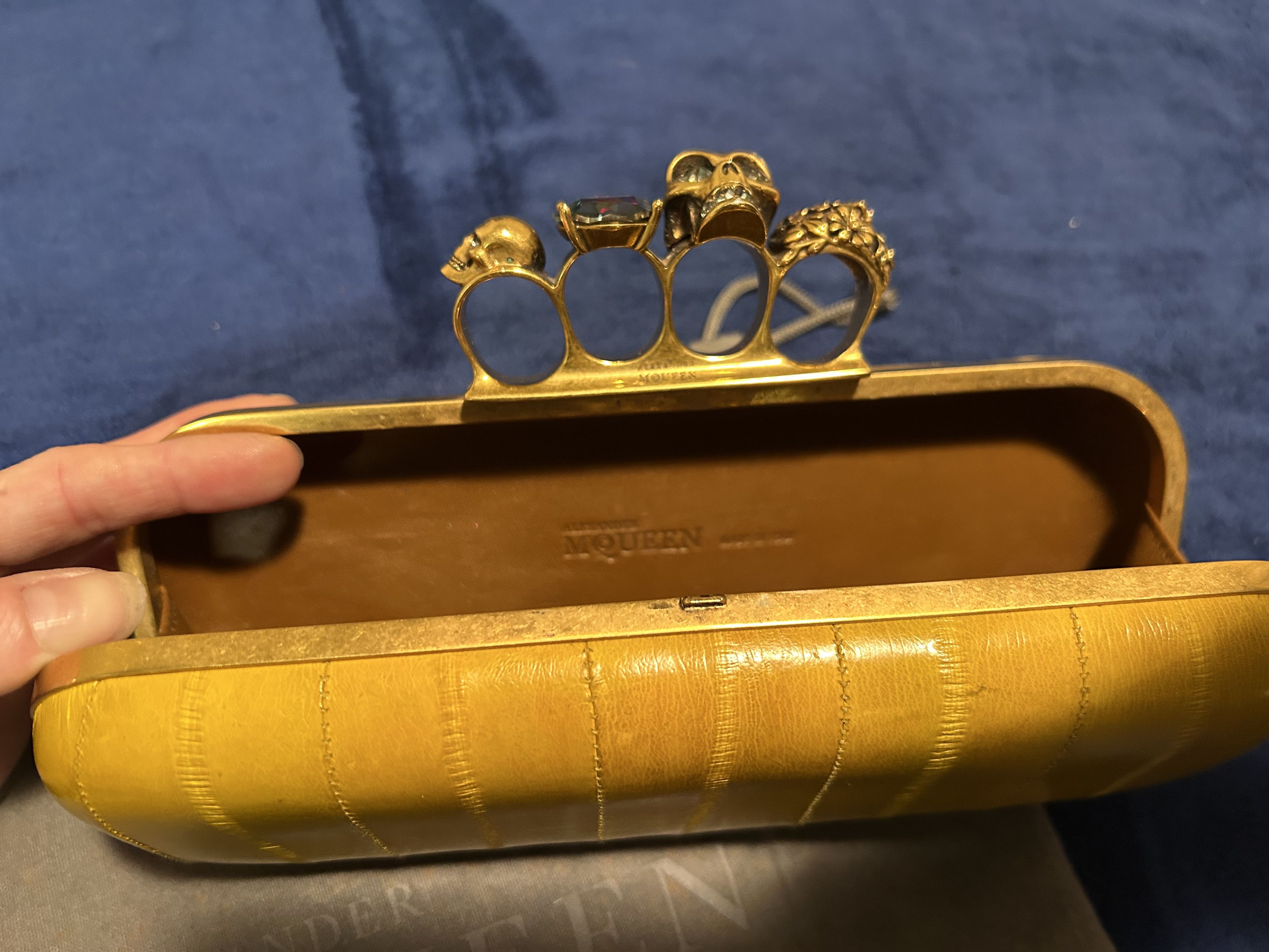 Alexander McQueen AM Skull Knuckle Duster Box Clutch Size ONE SIZE - 3 Thumbnail