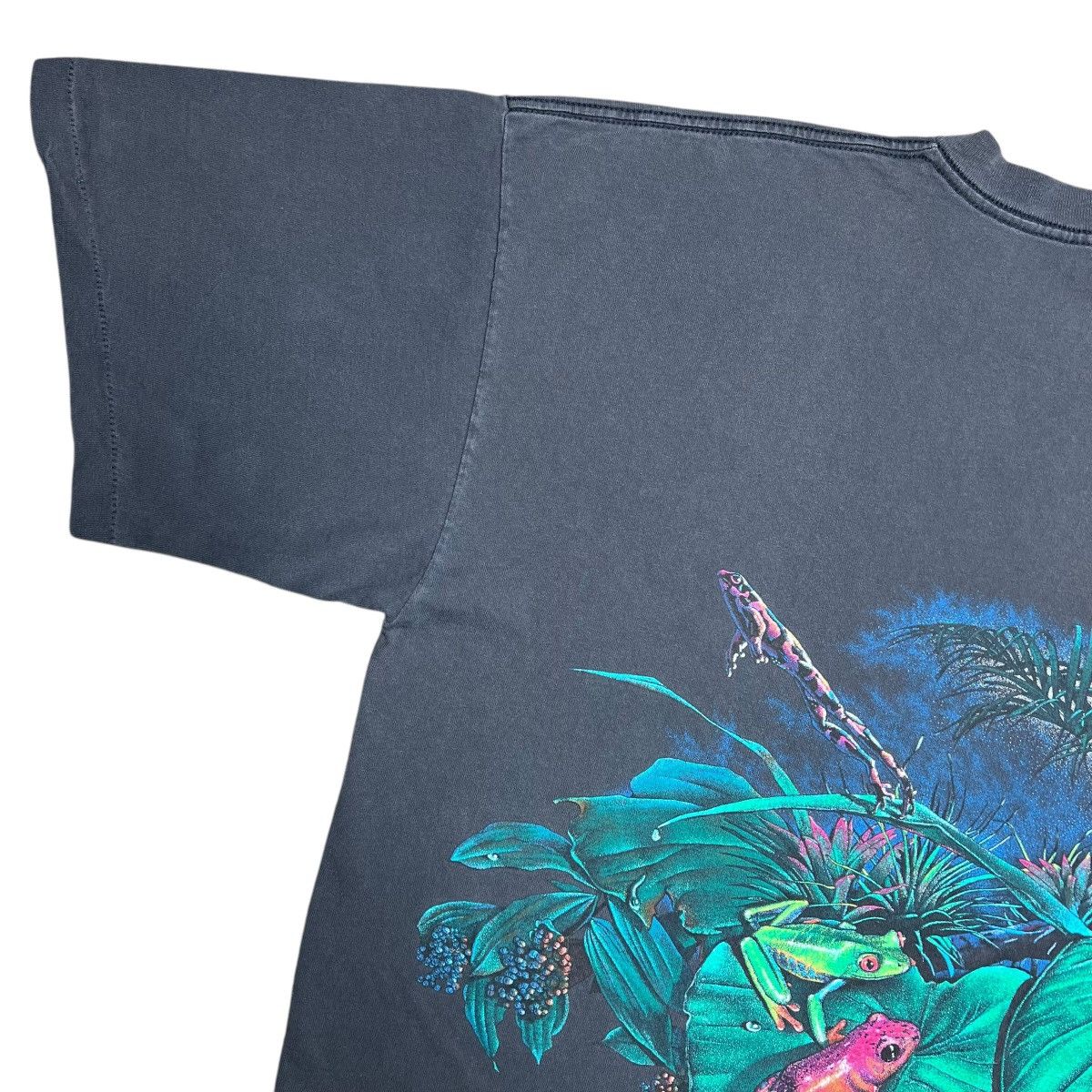 Vintage Vintage 1990s Frog Amphibian Nature Wrap Around Graphic Tee Size US XXL / EU 58 / 5 - 11 Thumbnail