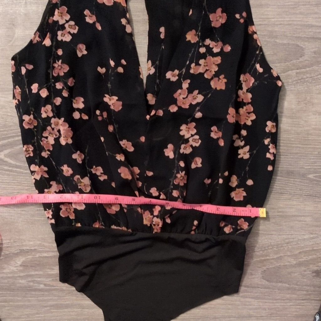 Other Olivaceous Sleeveless Floral Dressy Bodysuit Size Small Size S / US 4 / IT 40 - 7 Thumbnail