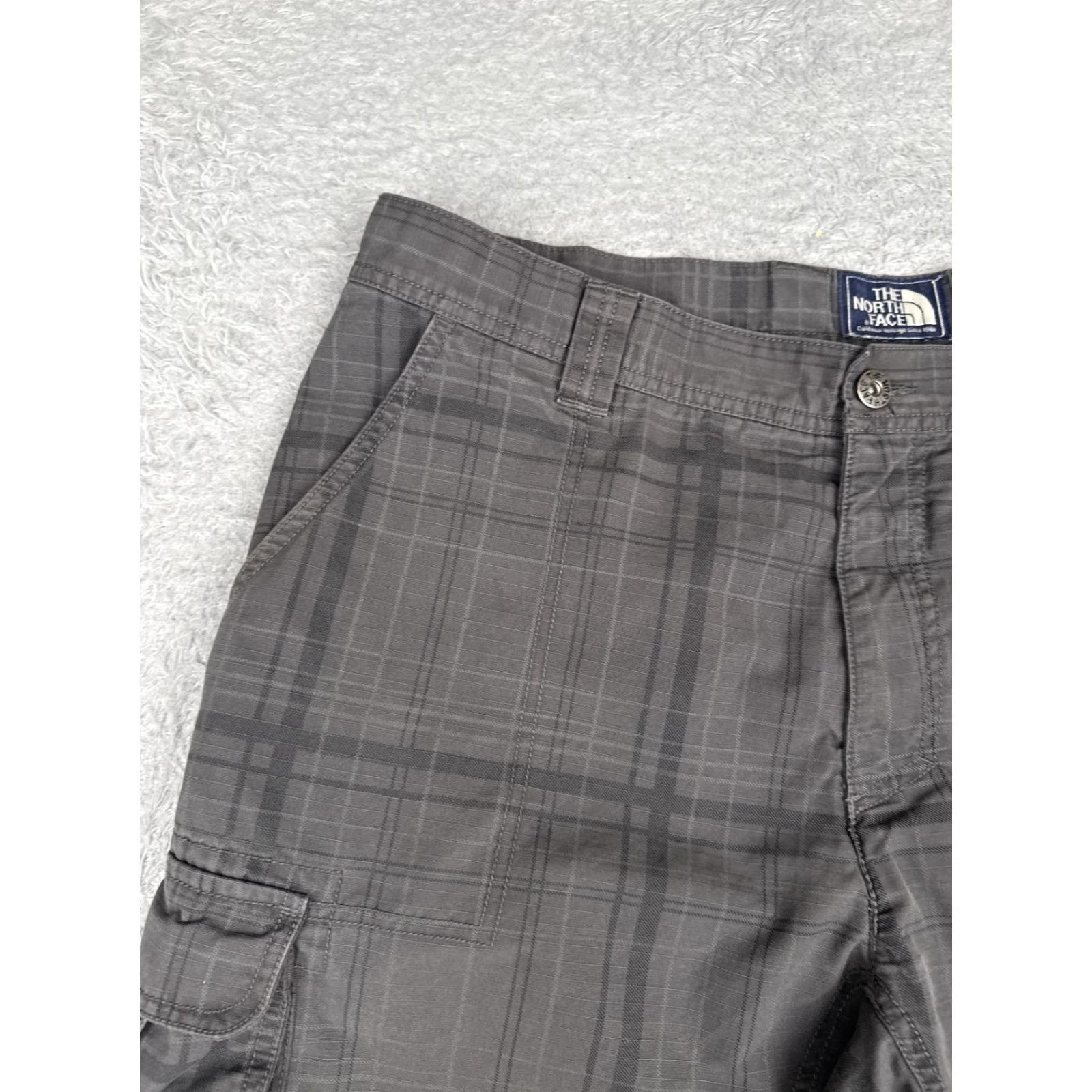 The North Face The North Face Mens Shorts 36 Gray Plaid Cargo 11 Inseam Hiking Outdoor Pockets Size US 36 / EU 52 - 4 Thumbnail