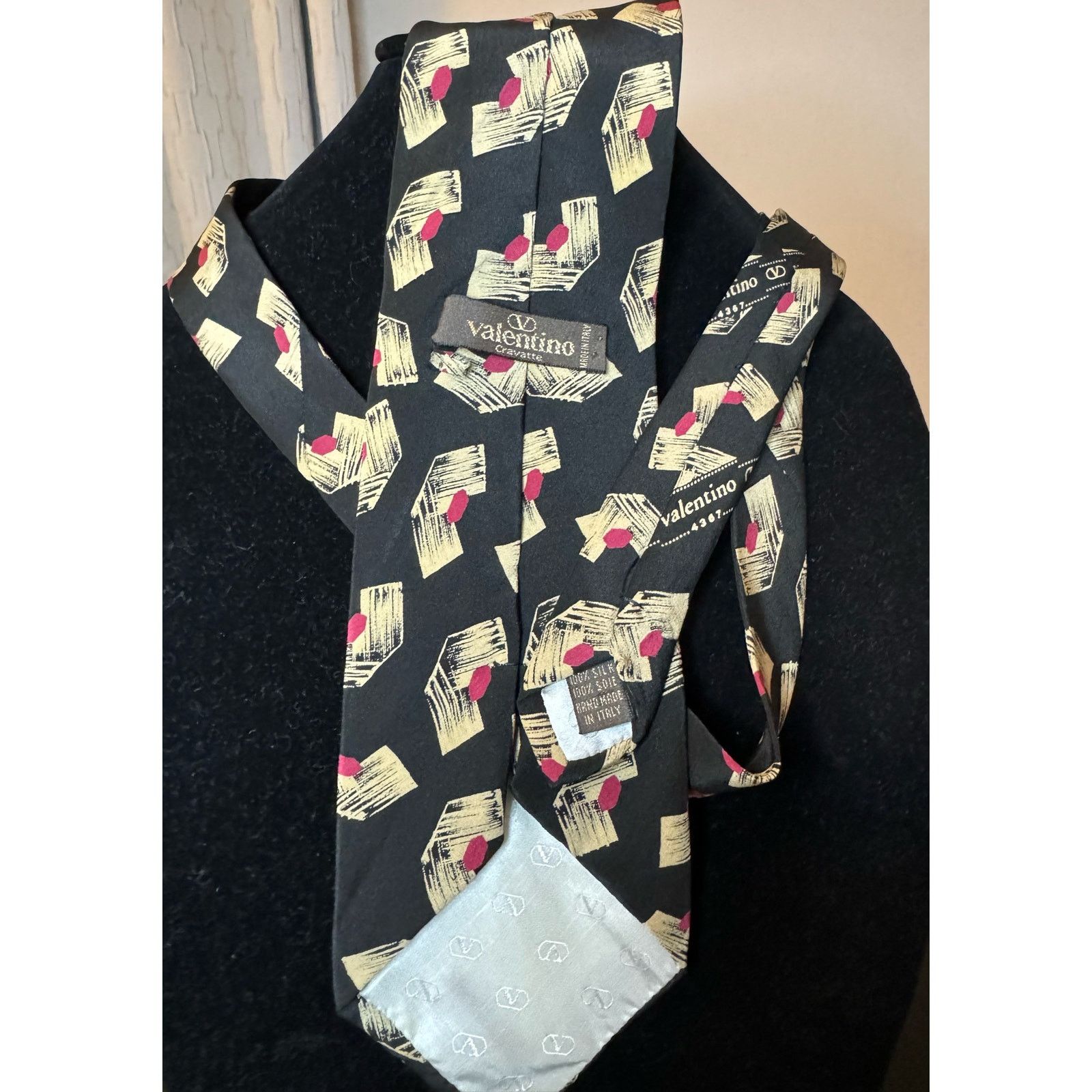Valentino Valentino Cravatte Vintage Hand Made Silk Tie EUC Size ONE SIZE - 2 Thumbnail