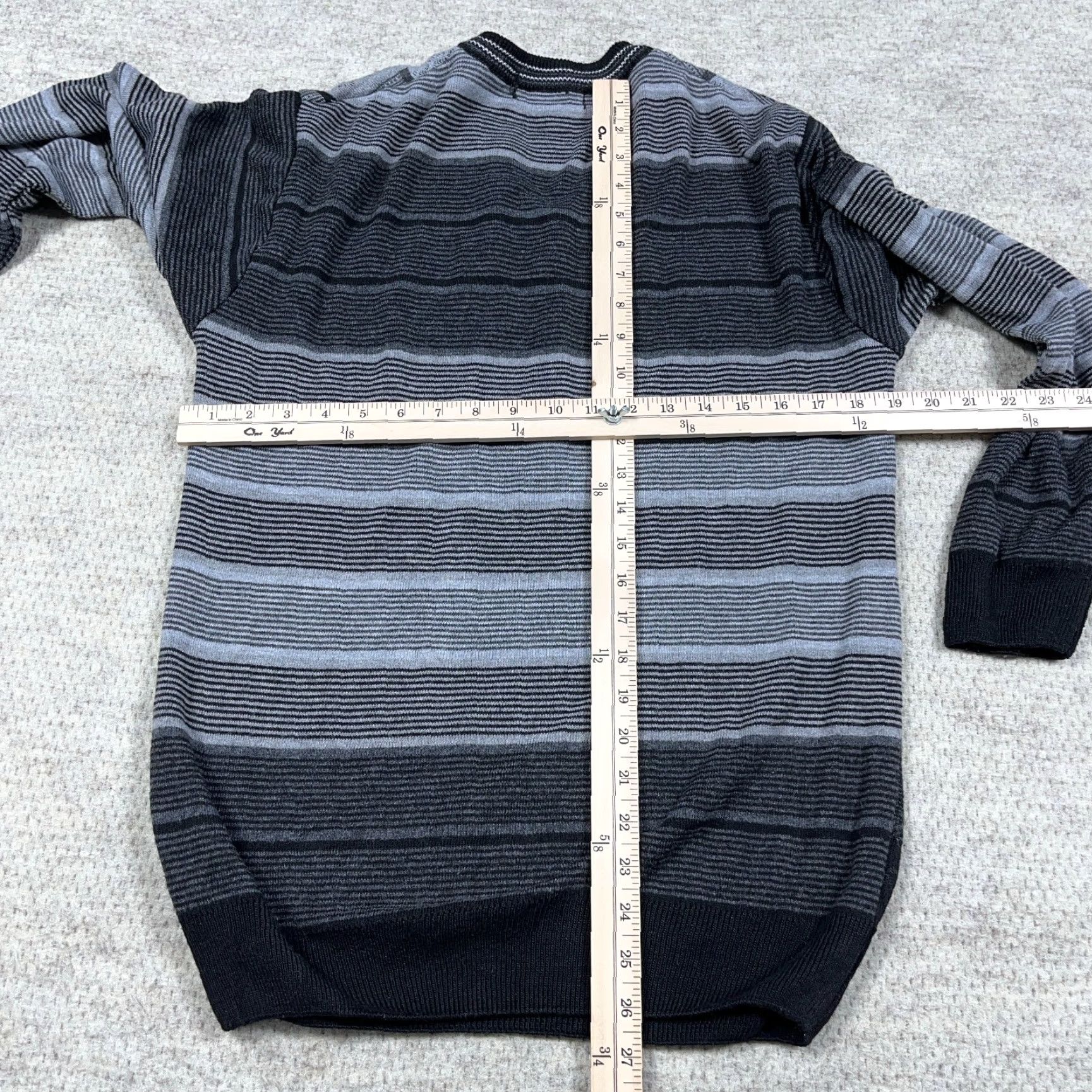 Vintage Vintage Aman Grandpa Sweater Men L Gray Black Geometric Knit Crewneck Pullover Knitwear 80s 90s Retro Streetwear Mens Size US L / EU 52-54 / 3 - 6 Thumbnail