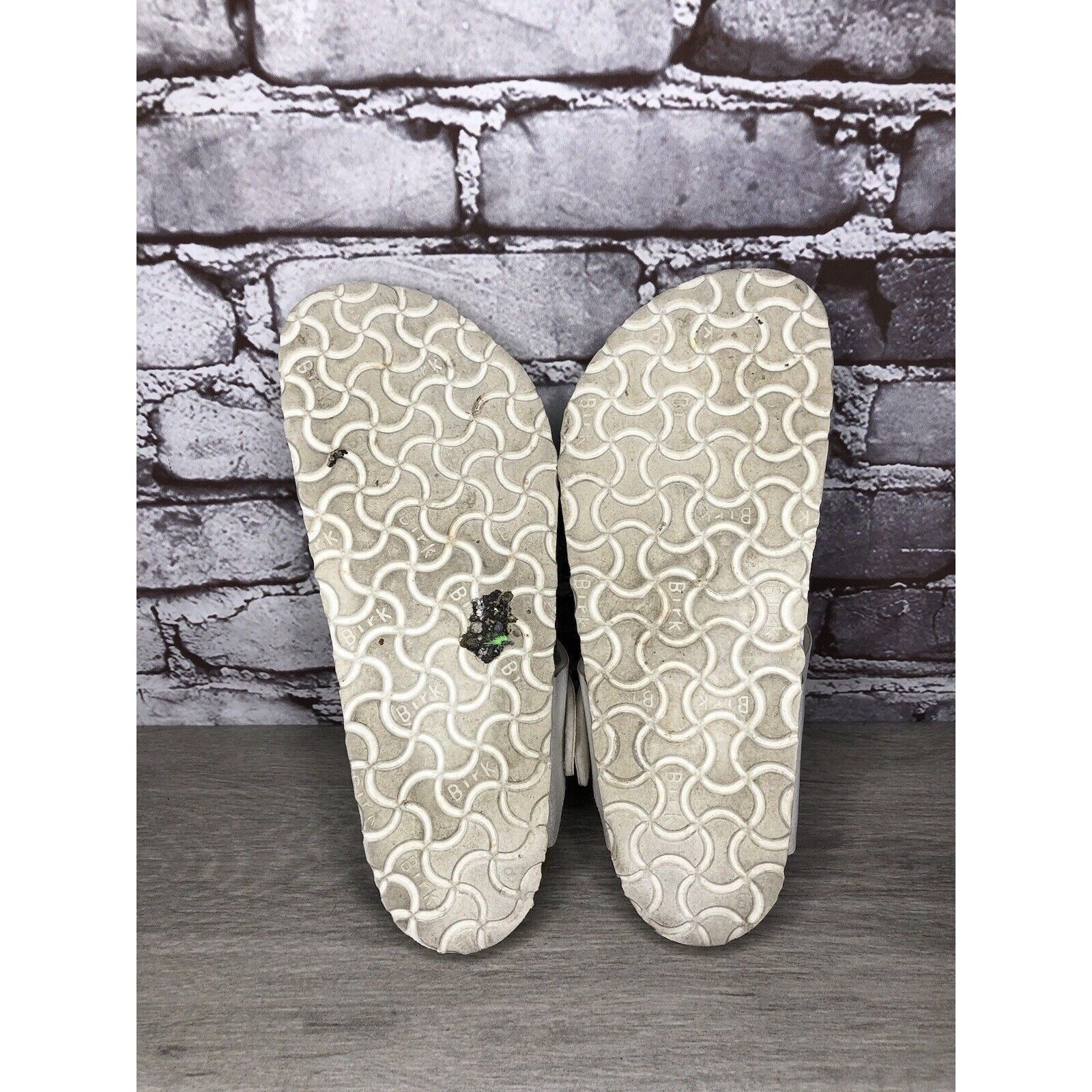 Birkenstock Birkenstock Gizeh White Leather Buckle Strap Cork Sandals Wo Size US 8.5 / IT 38.5 - 10 Thumbnail