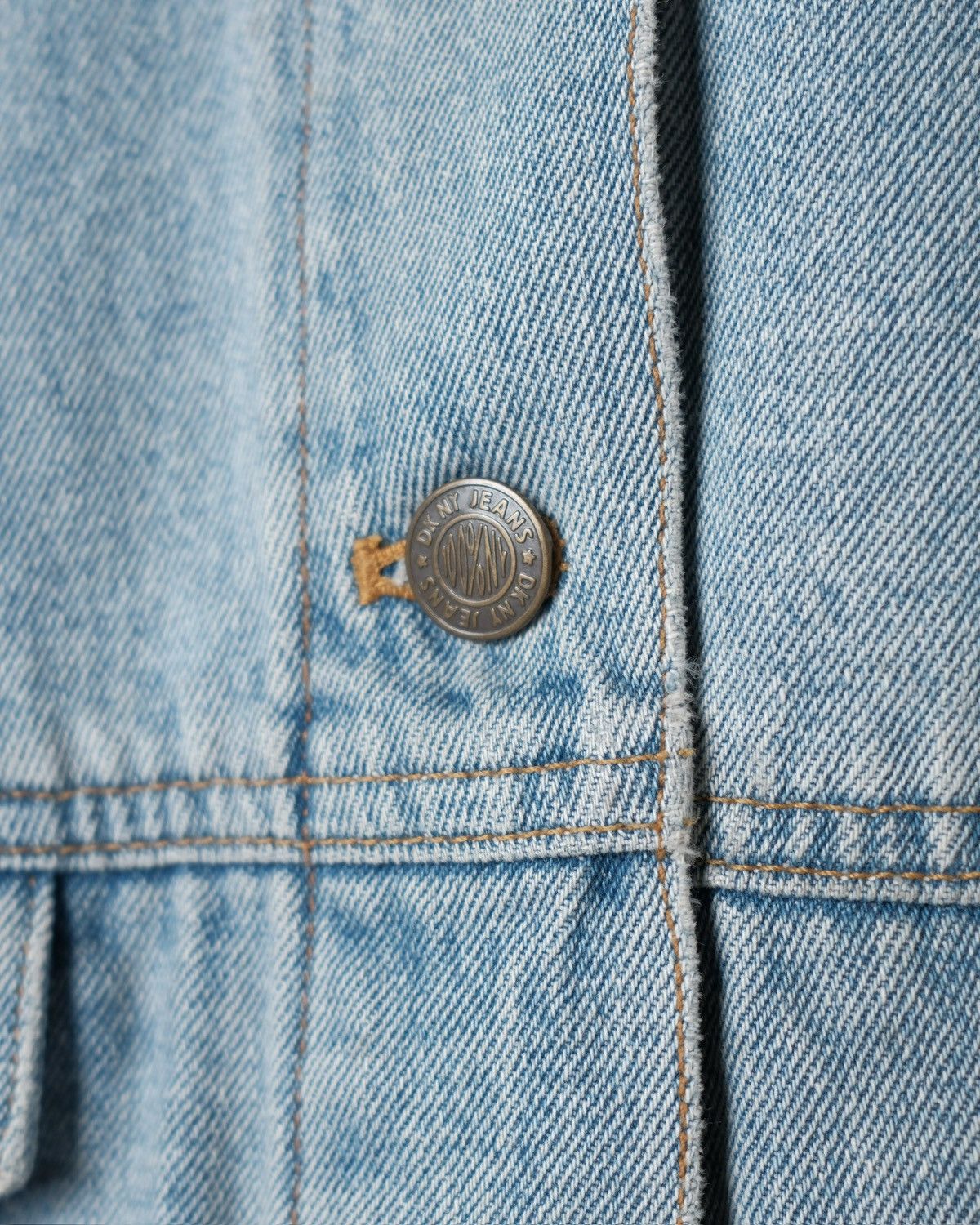 DKNY 1990s DKNY Boxy Denim Jacket Size US M / EU 48-50 / 2 - 7 Thumbnail