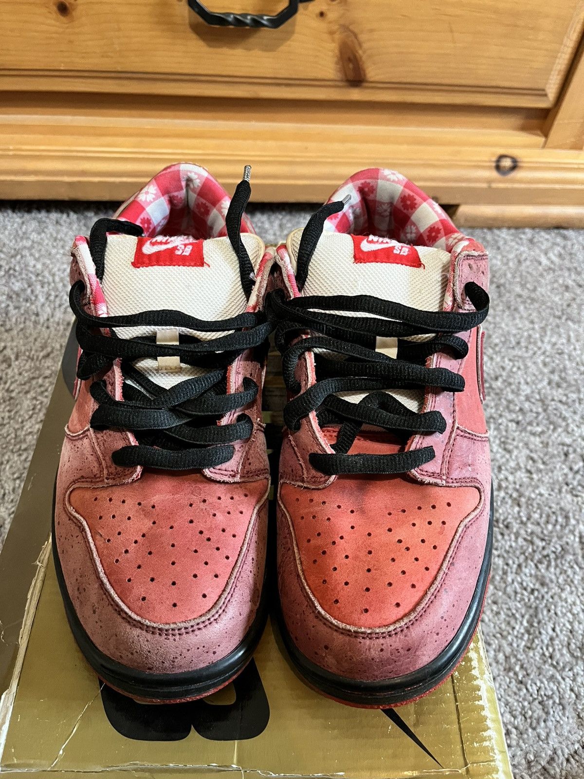 Nike SB Dunk Red Lobster size 9.5 Size US 9.5 / EU 42-43 - 3 Thumbnail