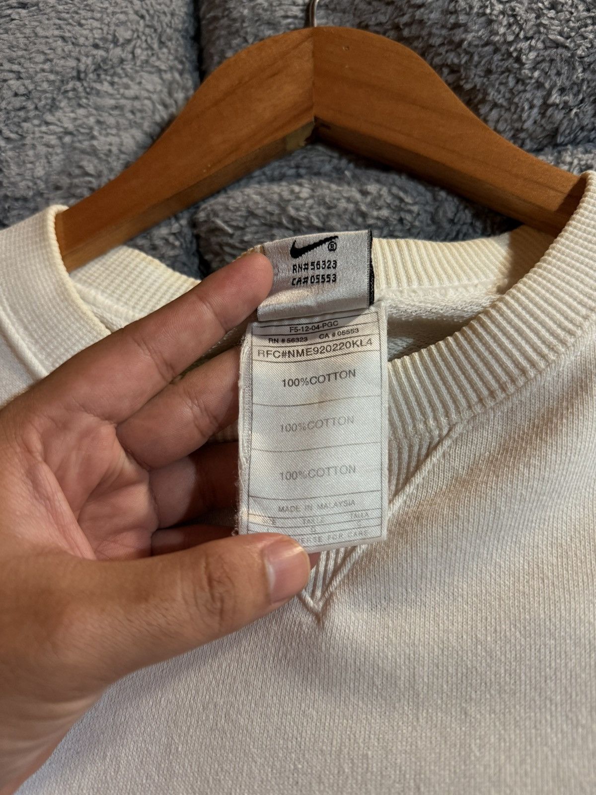Nike RARE VINTAGE SWEATSHIRT NIKE SPELL OUT BACK HIT Size US XL / EU 56 / 4 - 5 Thumbnail