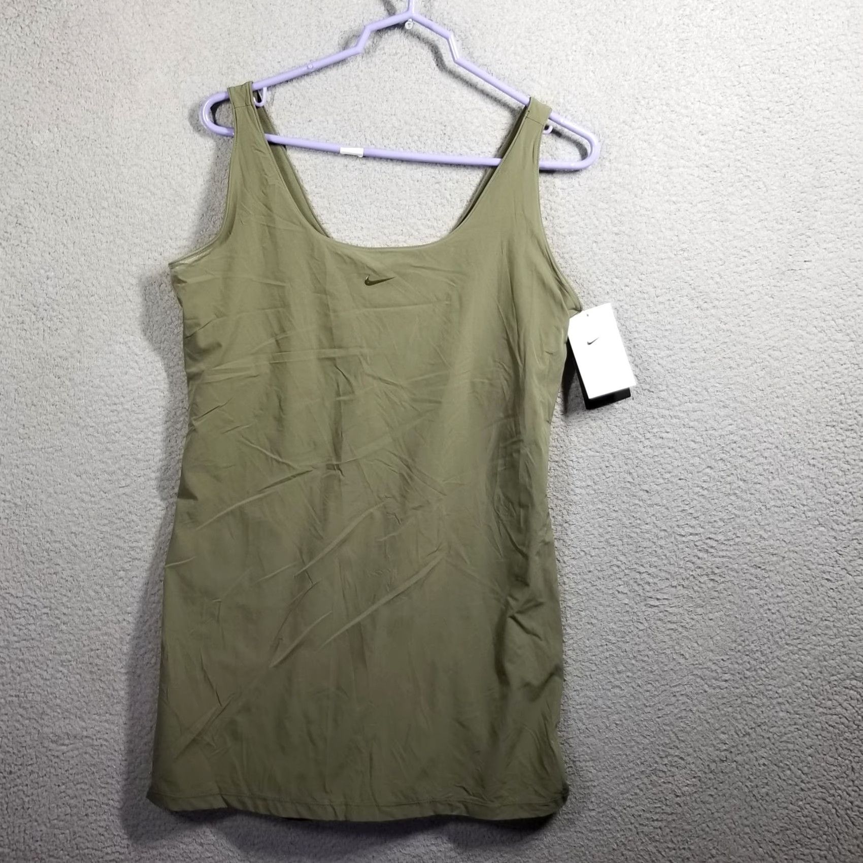 Nike Nike Dress Activewear Built In Shorts Athleisure Green Women L Large Shirt/Dress Size 36" / US 14 / IT 50 - 2 Thumbnail