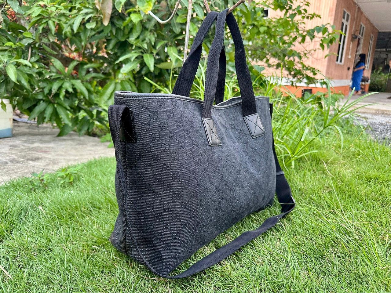 Gucci Authentic Gucci Supreme GG Convertible Medium Tote Bag Size ONE SIZE - 3 Thumbnail