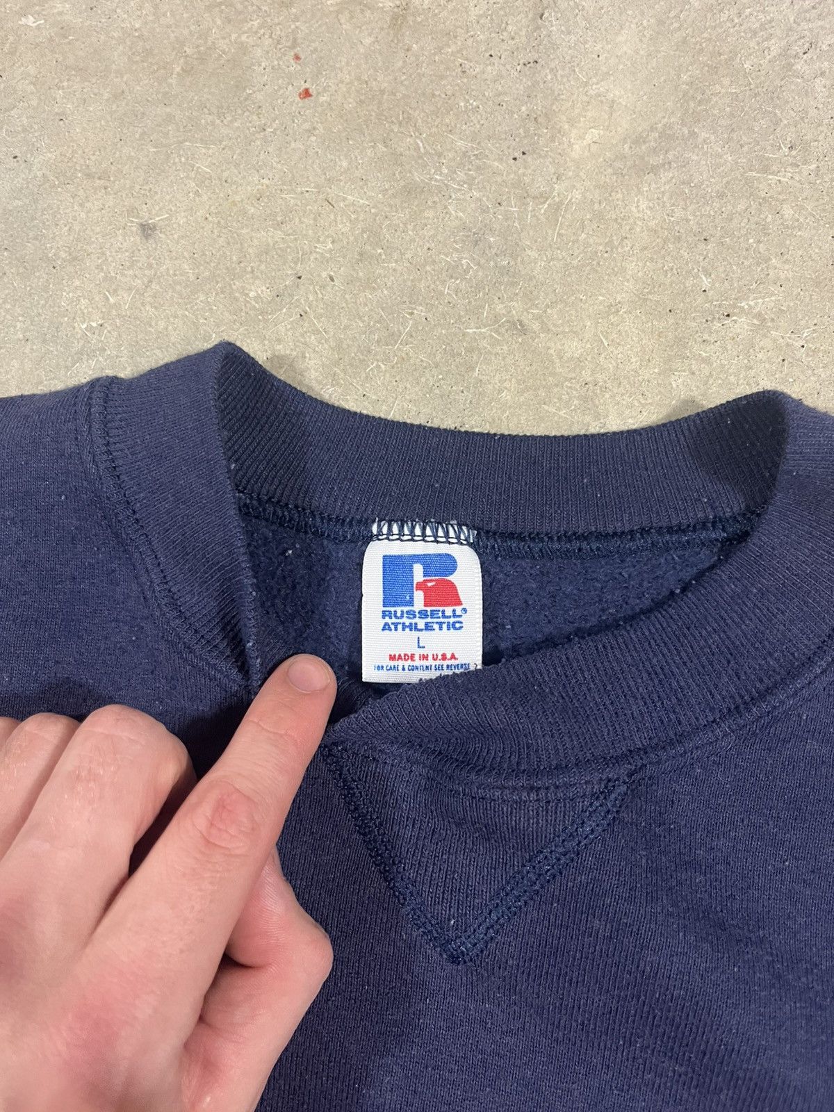 Russell Athletic Vintage 80s Russell Athletic Faded Blue Crewneck Sweatshirt Size US L / EU 52-54 / 3 - 3 Thumbnail