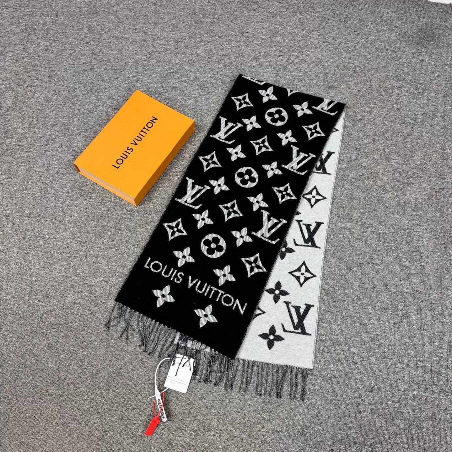 Louis Vuitton LV Double Sided Monogram Wool Scarf Size ONE SIZE - 2 Thumbnail