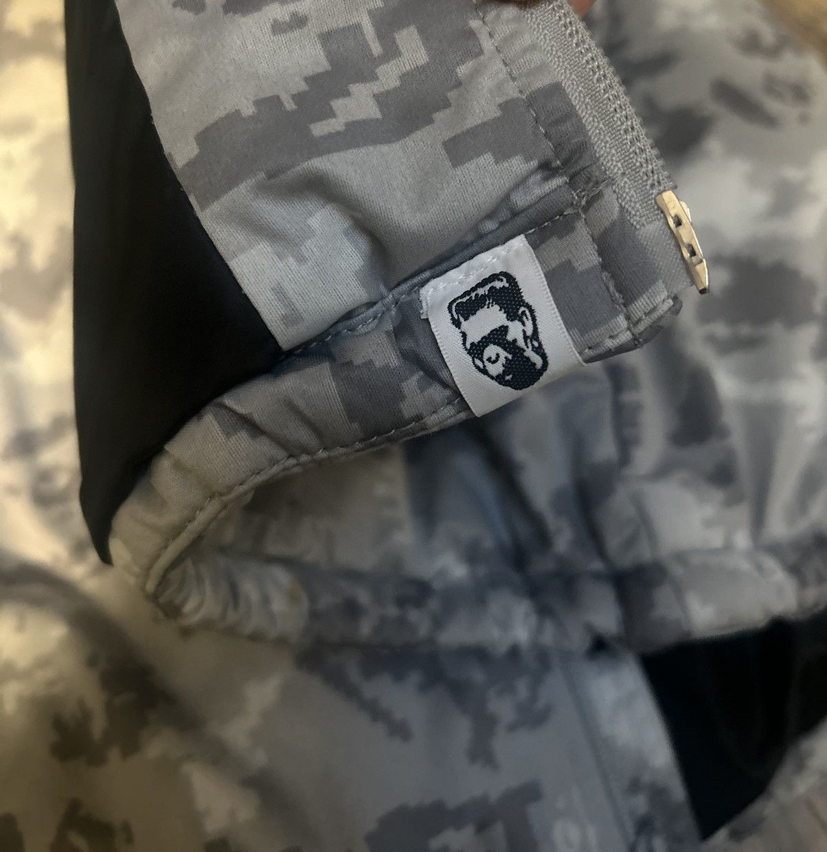Bape DIGITAL CAMO SHARK PADDED HOODIE JACKET Size US XL / EU 56 / 4 - 10 Thumbnail