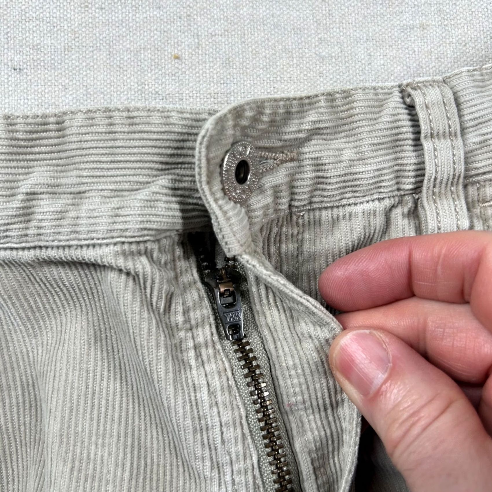 J.Crew VINTAGE J. Crew Corduroy Pants Mens 33x32 Tan Beige Preppy Y2K Size US 33 - 3 Thumbnail