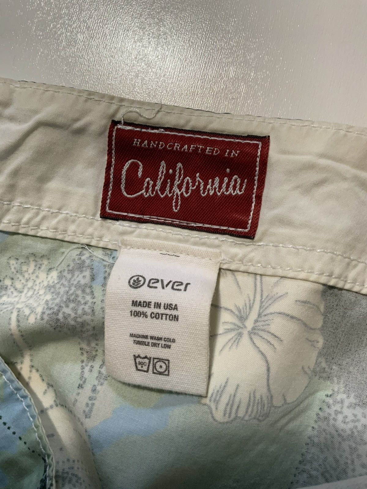 Ever Ever Handcrafted USA Hawaiian Hibiscus Flower Board Shorts Size US 38 / EU 54 - 12 Thumbnail