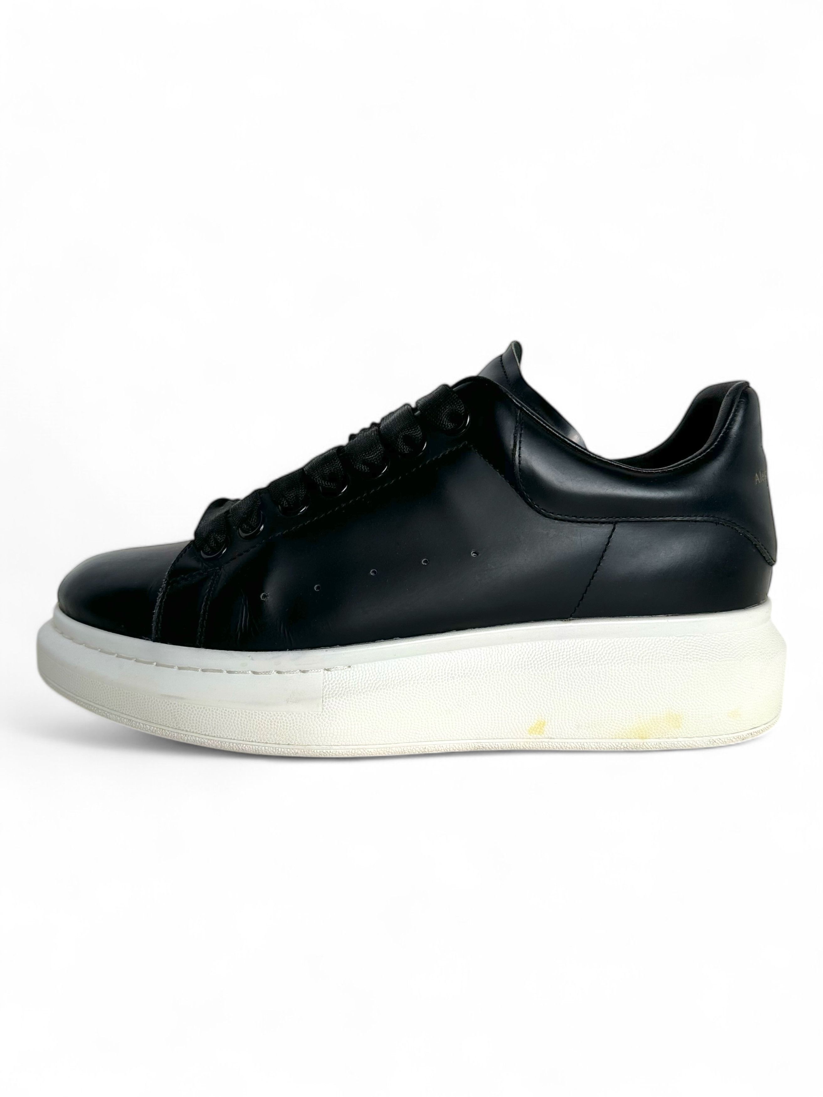 Alexander McQueen Alexander McQueen Oversized Sneakers Black EU40/US10 Size US 10 / IT 40 - 3 Thumbnail