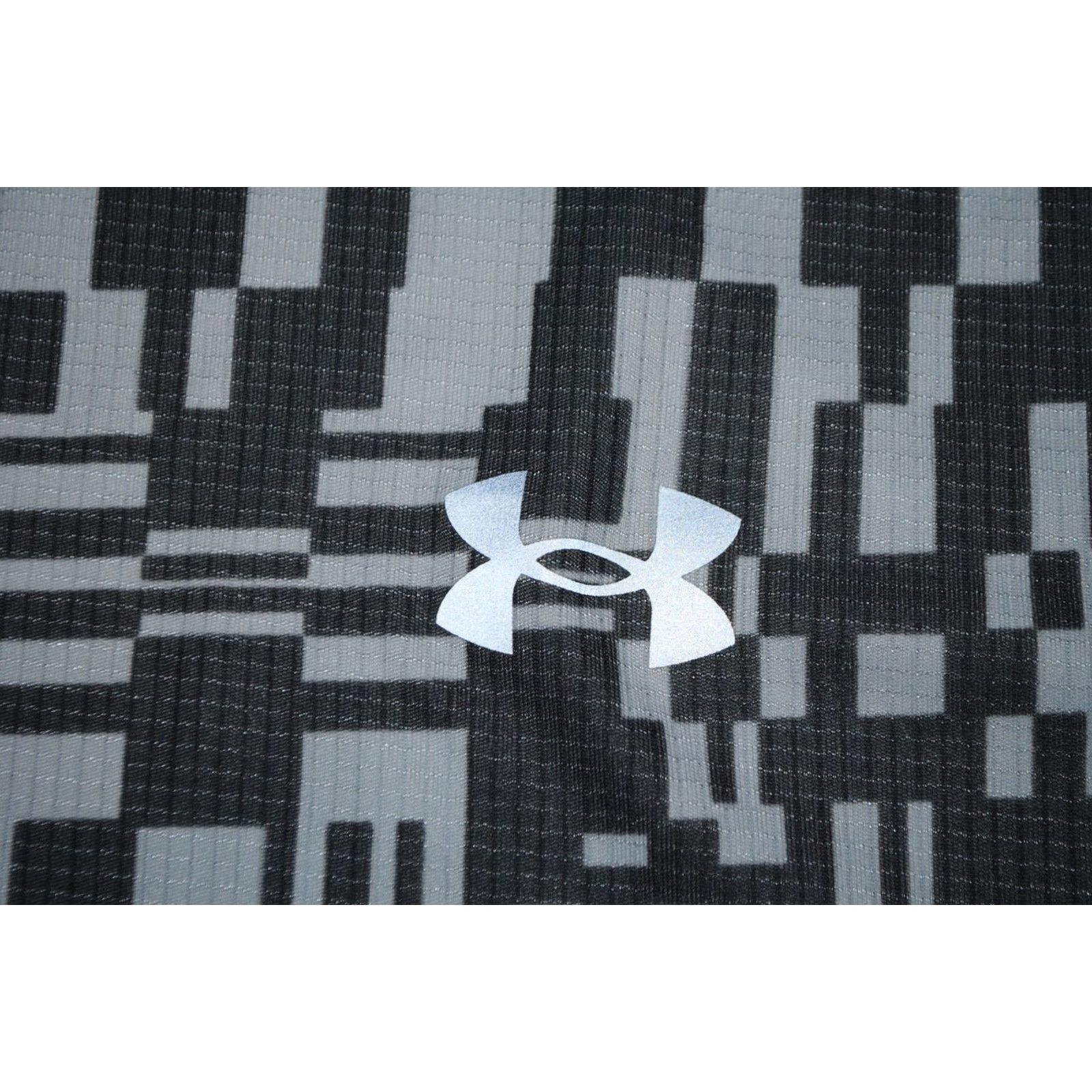 Under Armour Under Armour SPEED STRIDE PRINTED SHORT SLEEVE SHIRT JERSEY SZ Small Men's T-Shirt Multicolor Jersey Shirt"} Size US S / EU 44-46 / 1 - 2 Thumbnail