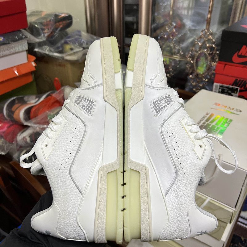 Louis Vuitton Louis Vuitton Trainer Low Top Sneakers in White -2508 Size US 10.5 / EU 43-44 - 4 Thumbnail