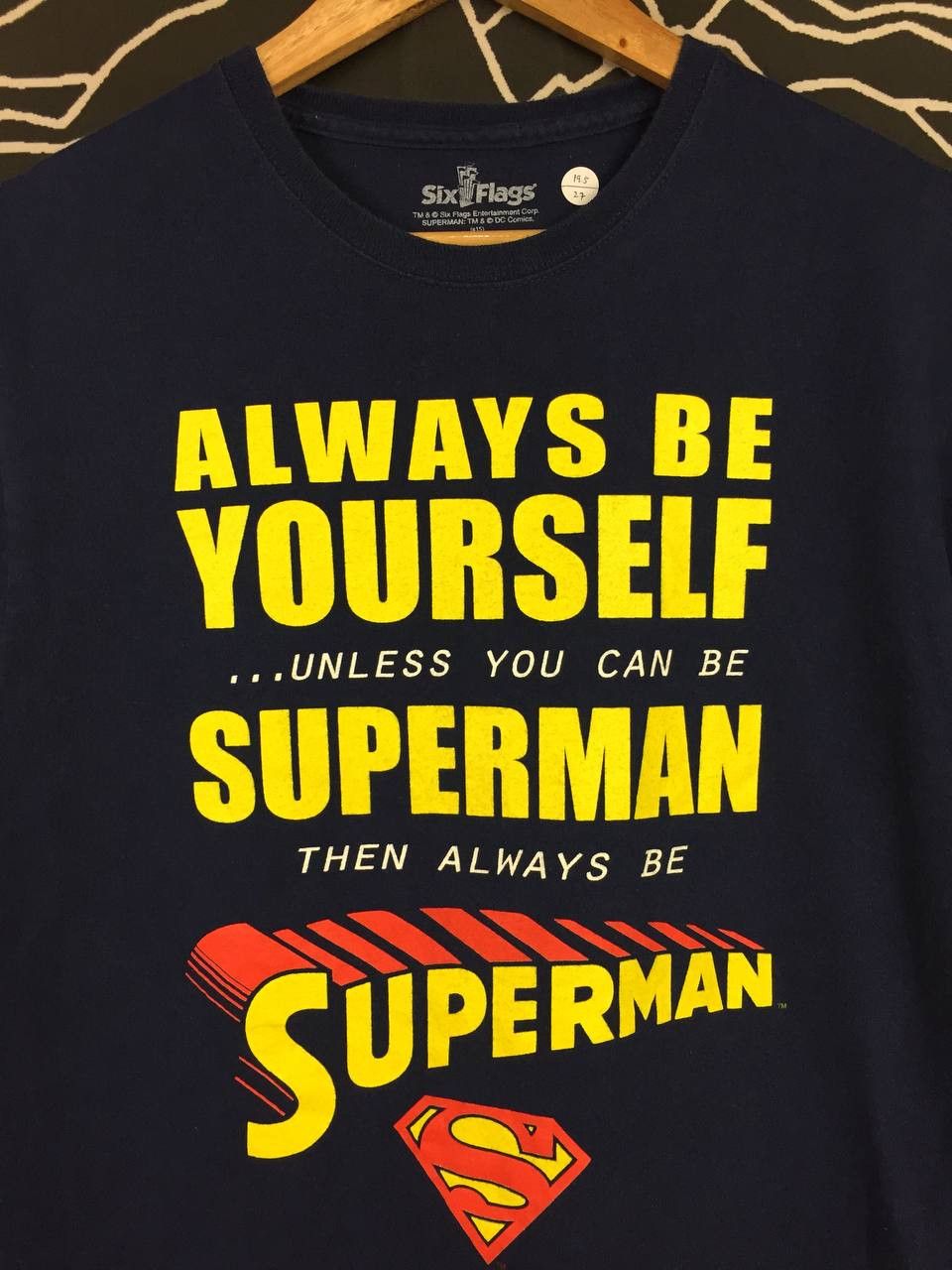 DC Comics DC Comics Six Flags "Always Be Yourself" Superman Quote Tee Size US M / EU 48-50 / 2 - 3 Thumbnail