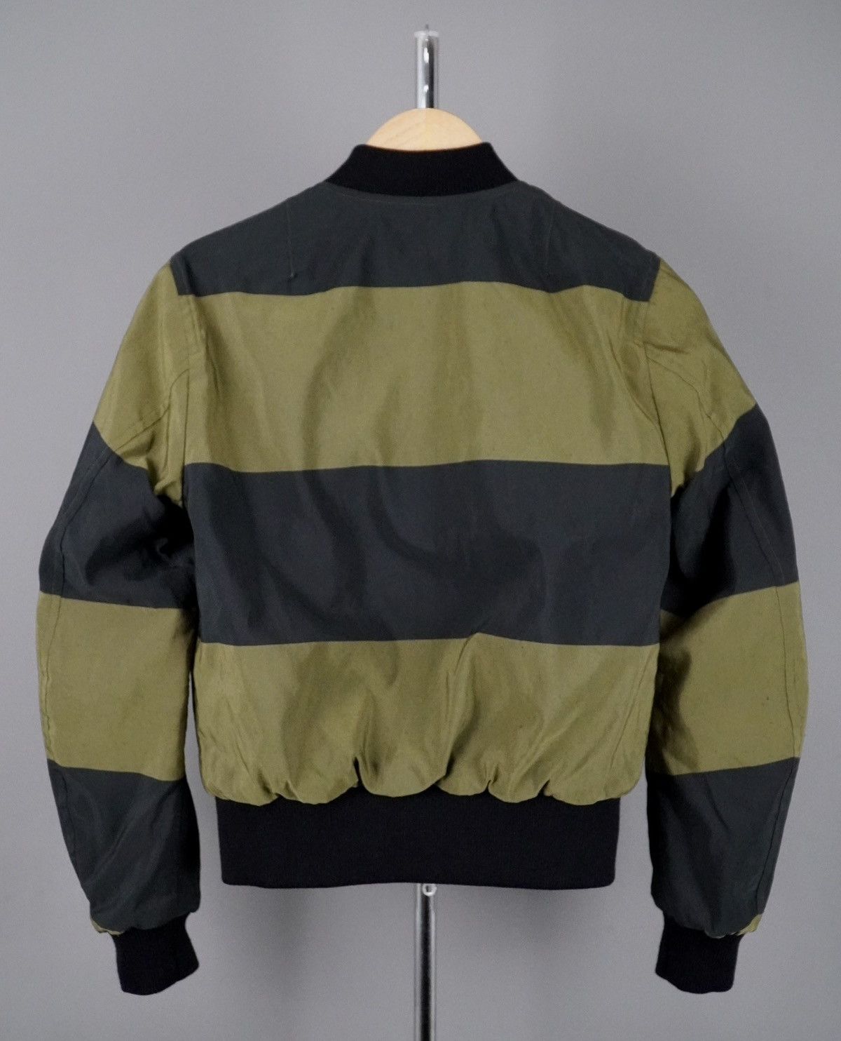 Dries Van Noten Dries Van Noten - Reversible Jacquard Floral Pattern Bomber Size US XS / EU 42 / 0 - 14 Thumbnail