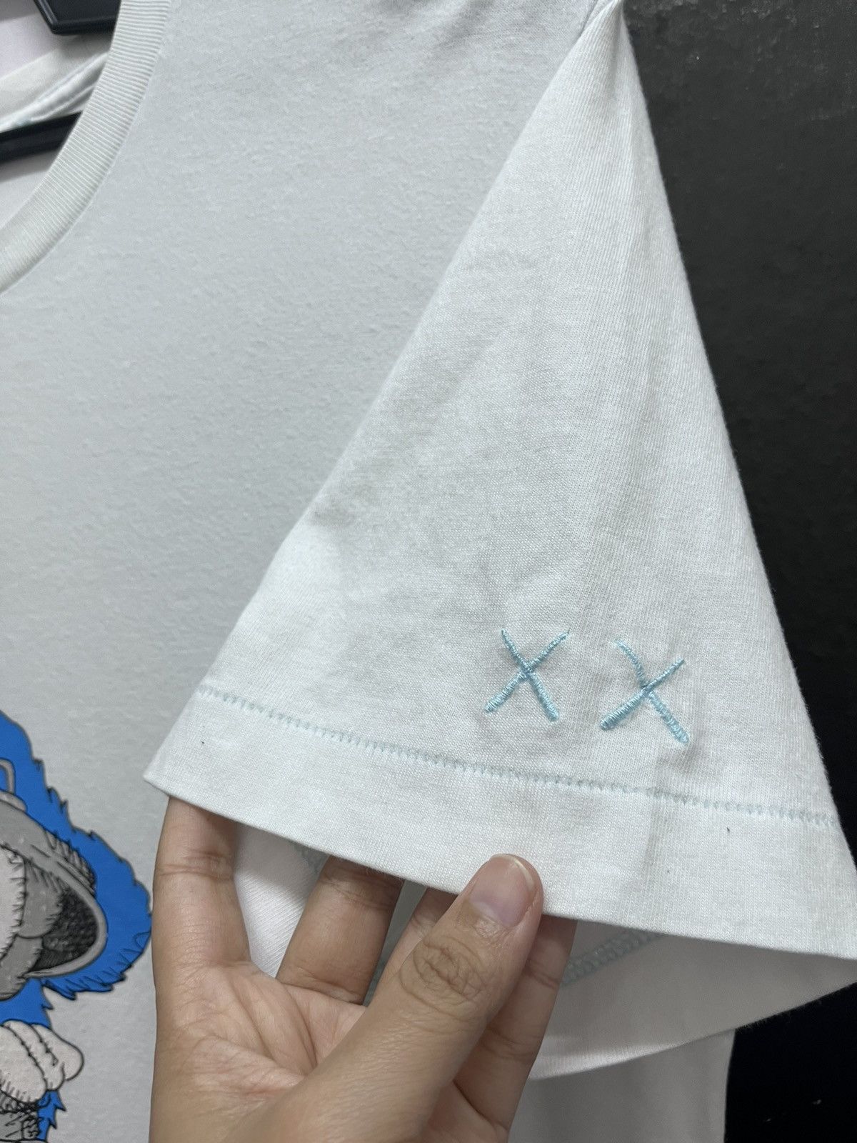 Japanese Brand × Kaws × Uniqlo Kaws t-shirt Uniqlo Japanese Size US L / EU 52-54 / 3 - 4 Thumbnail
