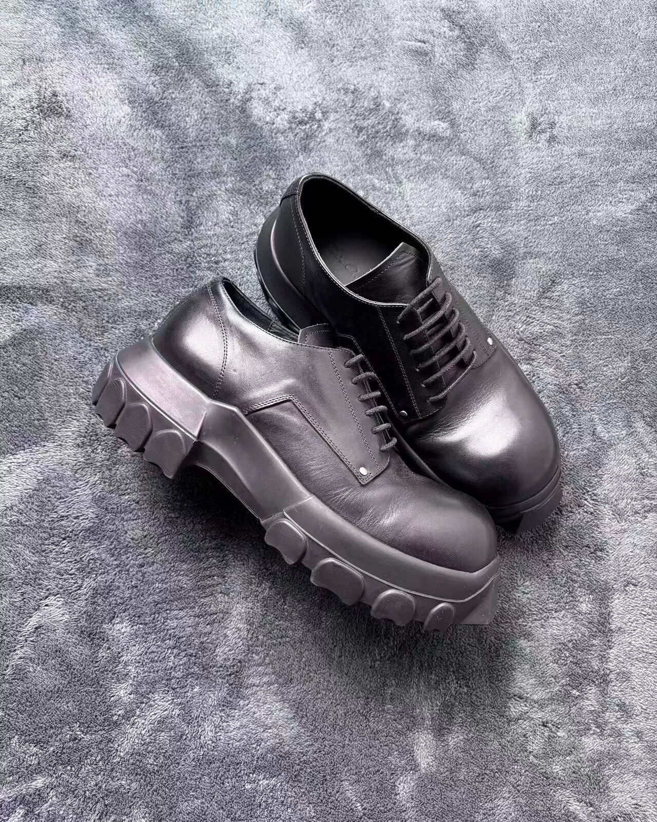 Rick Owens Rick Owens White Lowtop Sneakers 24 Men Size US 10 / EU 43 - 1 Thumbnail