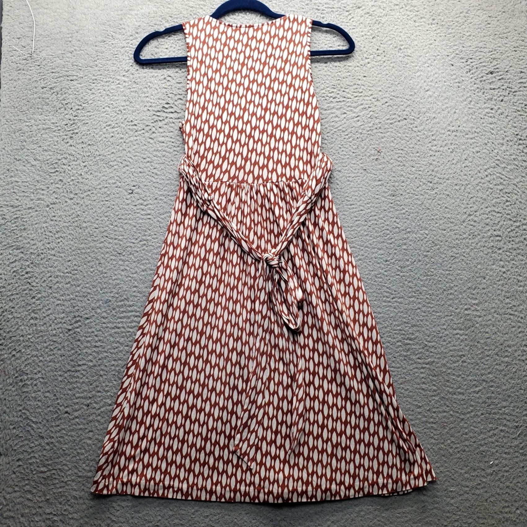 Banana Republic Banana Republic Women XS Brown Geo Print Silk Fit & Flare Dress Sleeveless Midi Pleated Tie Back Geometric Print N/A N/A Size XS / US 0-2 / IT 36-38 - 2 Thumbnail