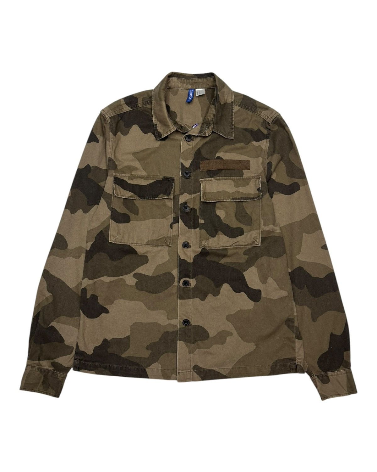Divided × H&M VINTAGE CAMO PATTERN GOTHIC TEXT UTILITY JACKET CHROME STYLE Size US S / EU 44-46 / 1 - 10 Thumbnail