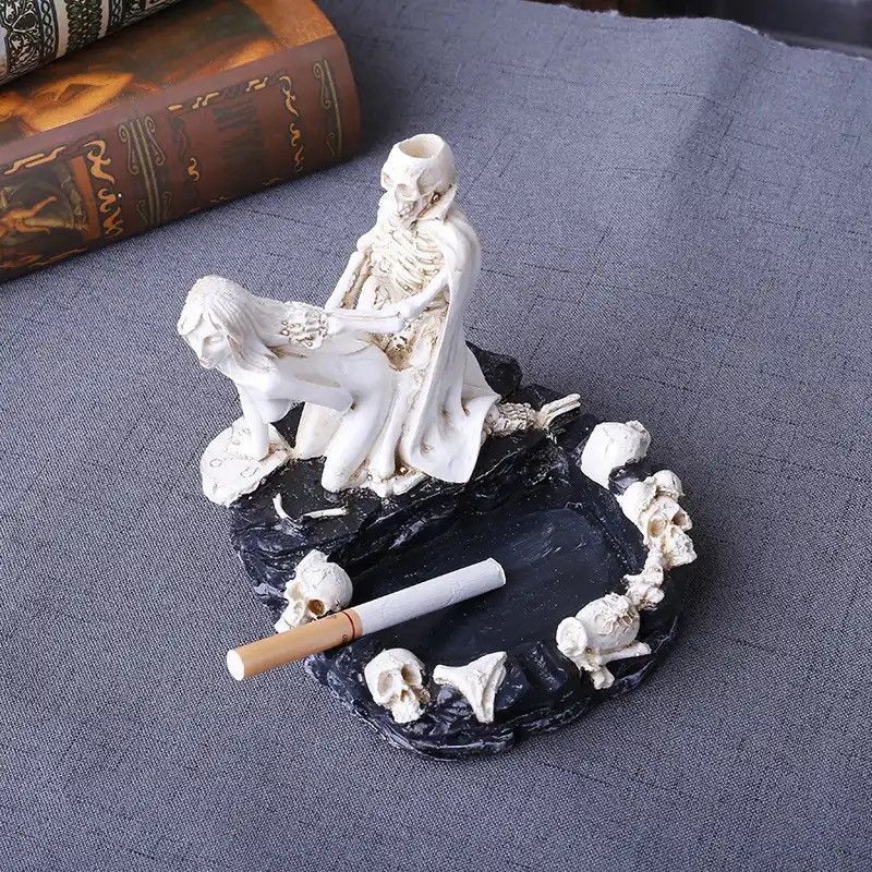 Vintage Creative Skull Ashtray Beauty Personality Fashion Size ONE SIZE - 1 Preview