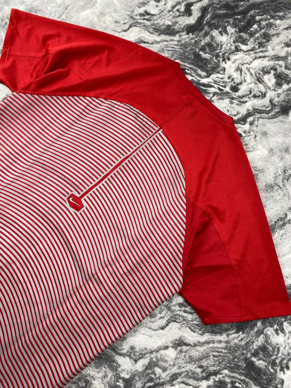 Nike Vintage Nike Air Max Tn T-Shirt 00s Men Size S Red Size US S / EU 44-46 / 1 - 18 Thumbnail