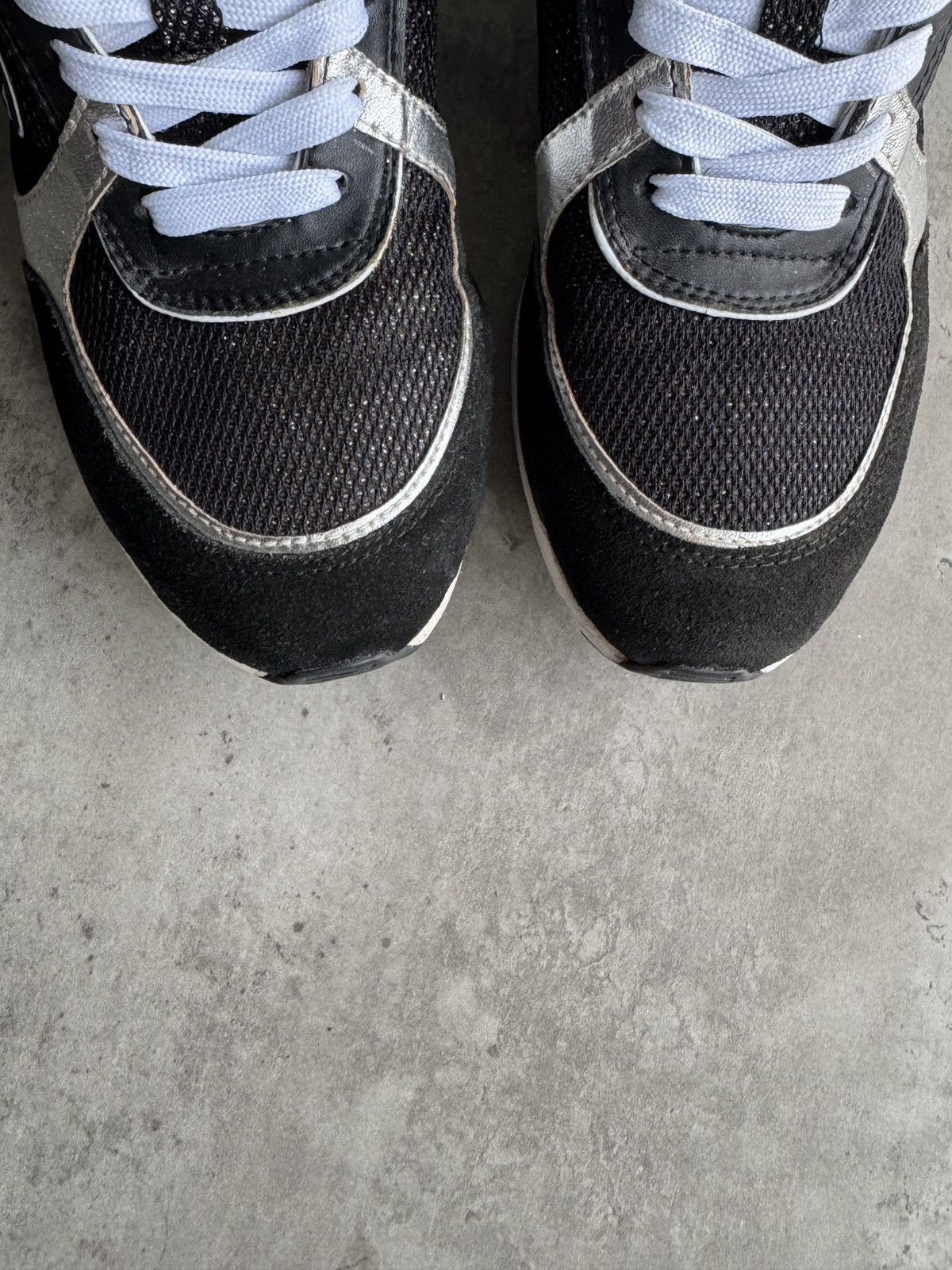 Vintage Vintage Chanel CC Logo High Top Sneakers Women's US9 Size US 9 / IT 39 - 4 Thumbnail