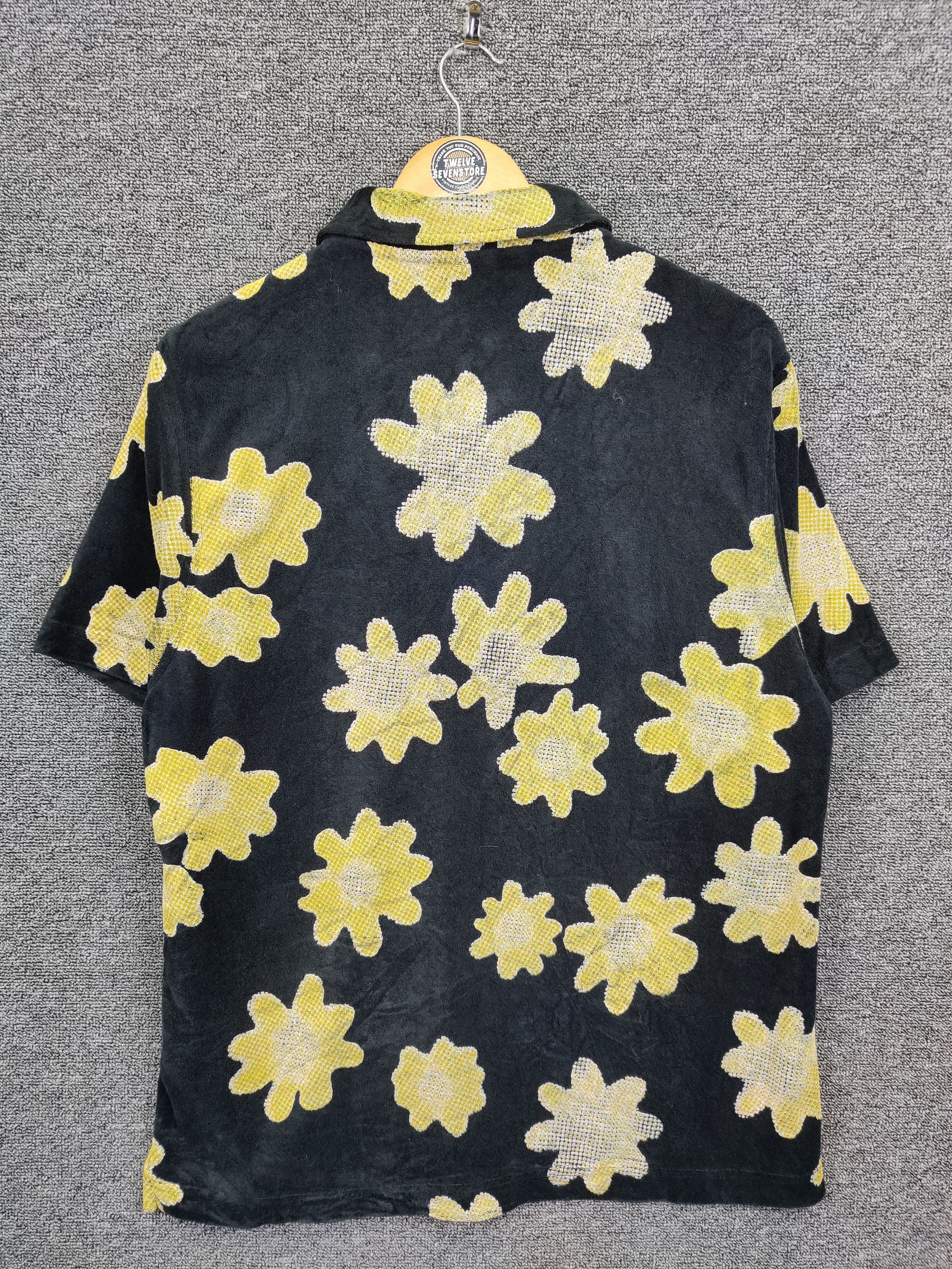 Nike Vintage Nike Floral Polo Shirt Button Ups Size US L / EU 52-54 / 3 - 6 Thumbnail