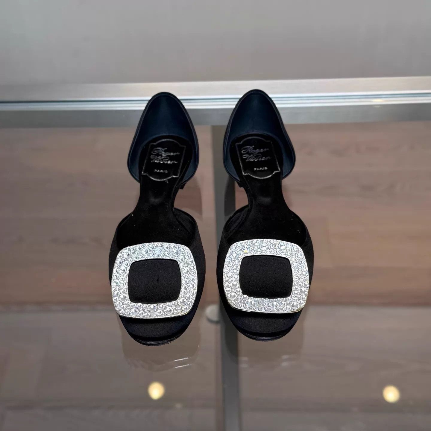 Roger Vivier Roger Vivier Black Satin Crystal Buckle 34.5 (99) Size US 4 / IT 34 - 2 Thumbnail