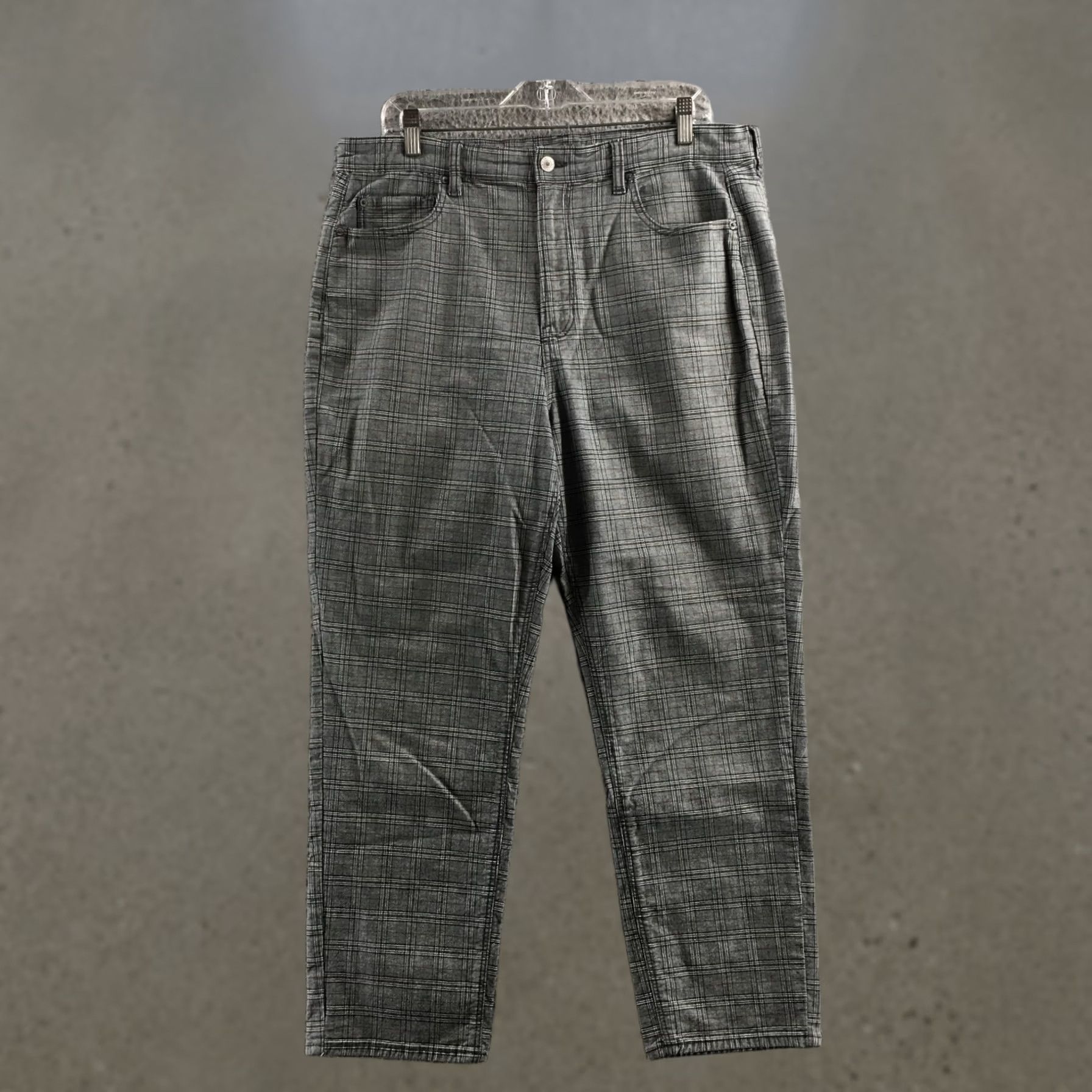 American Eagle Outfitters American Eagle Outfitters Mom Straight Pants Womens 18R Gray Plaid Cotton Blend High Rise Size 40" / US 18 - 1 Thumbnail