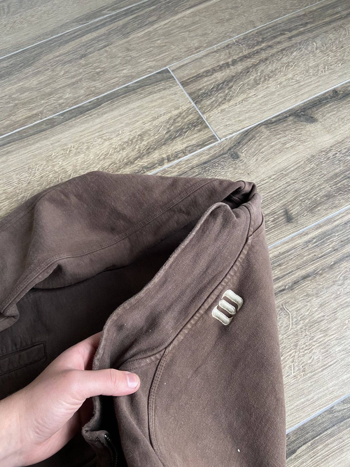 Vintage Vintage Animal Worldwide big logo y2k brown zip Size US L / EU 52-54 / 3 - 5 Thumbnail