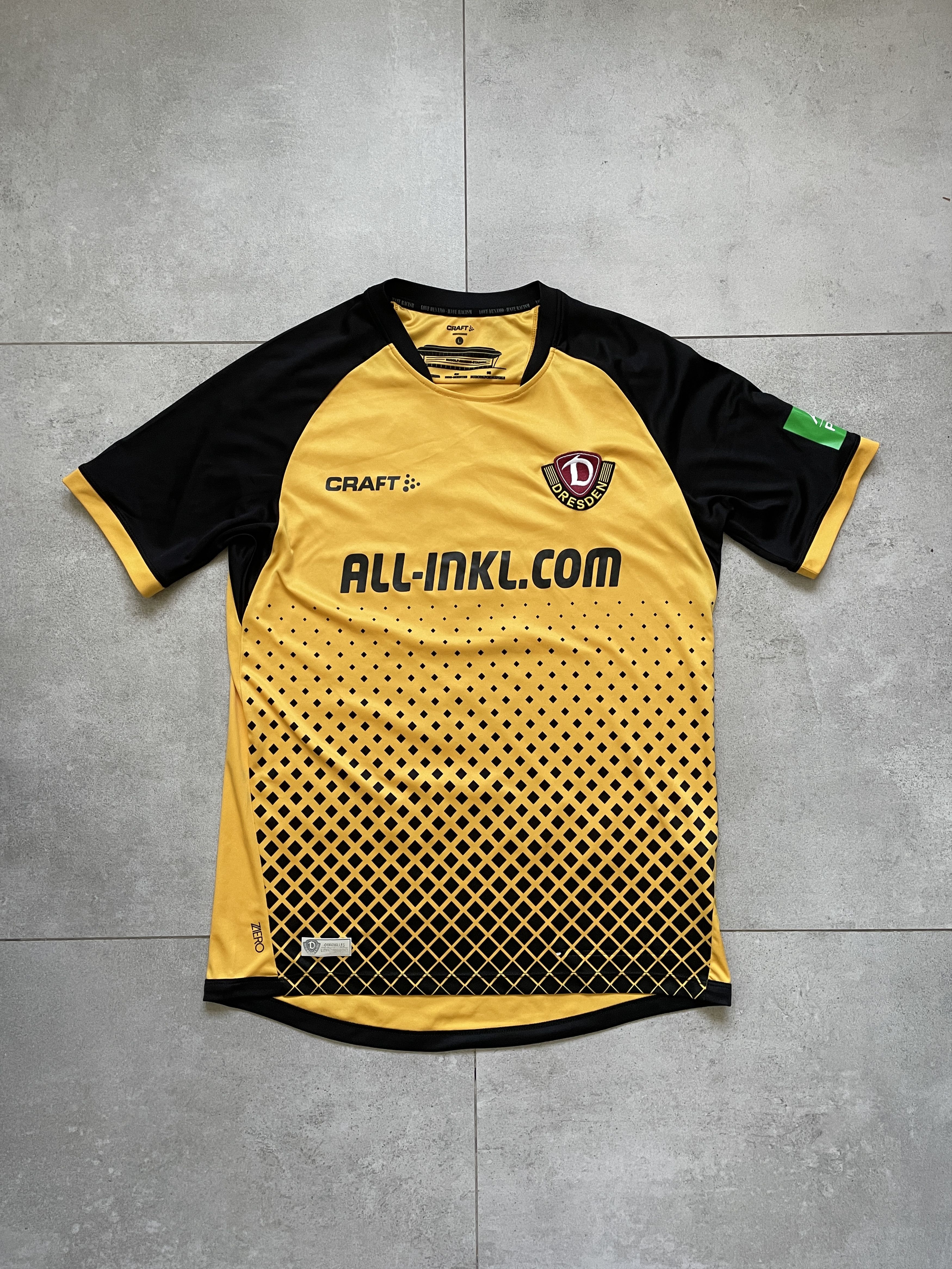 Other DYNAMO DRESDEN CRAFT HARMANN 6 BLOKE SOCCER JERSEY Size US L / EU 52-54 / 3 - 2 Thumbnail