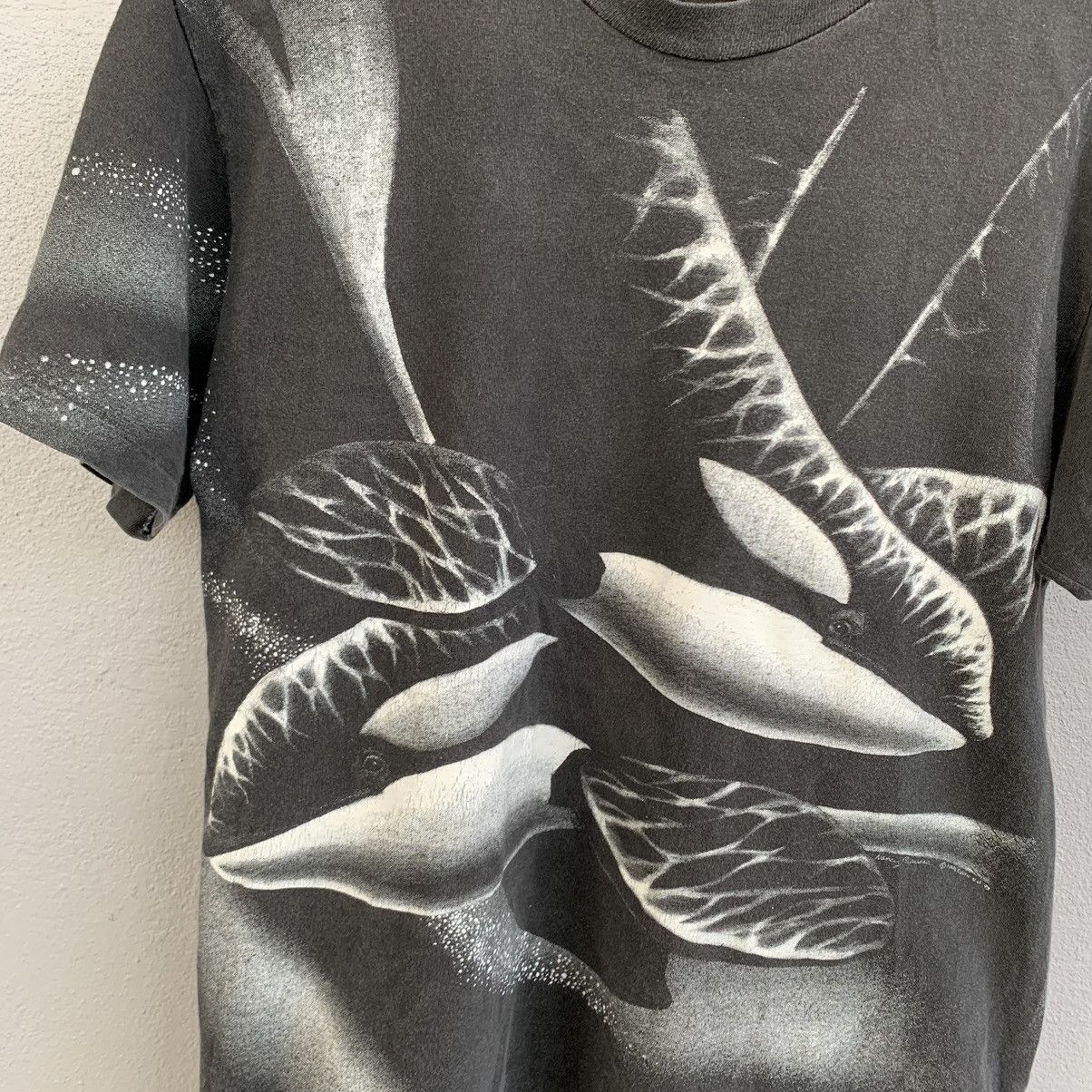 Vintage Thrashed Faded 90s HarleQuin Killer Whale Art Animal Tee Size US L / EU 52-54 / 3 - 3 Thumbnail