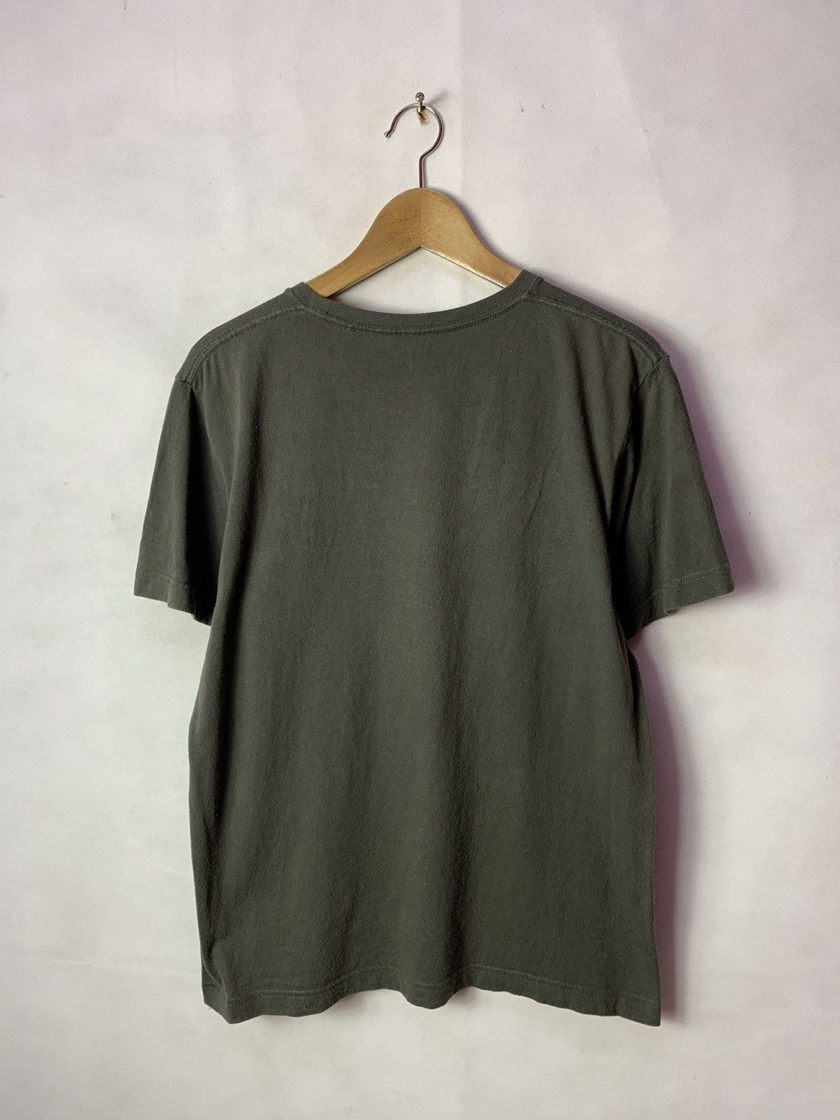 Band Tees Steals! Kurt Cobain Nirvana Grunge 90s Band Tee Uniqlo Size US M / EU 48-50 / 2 - 5 Thumbnail