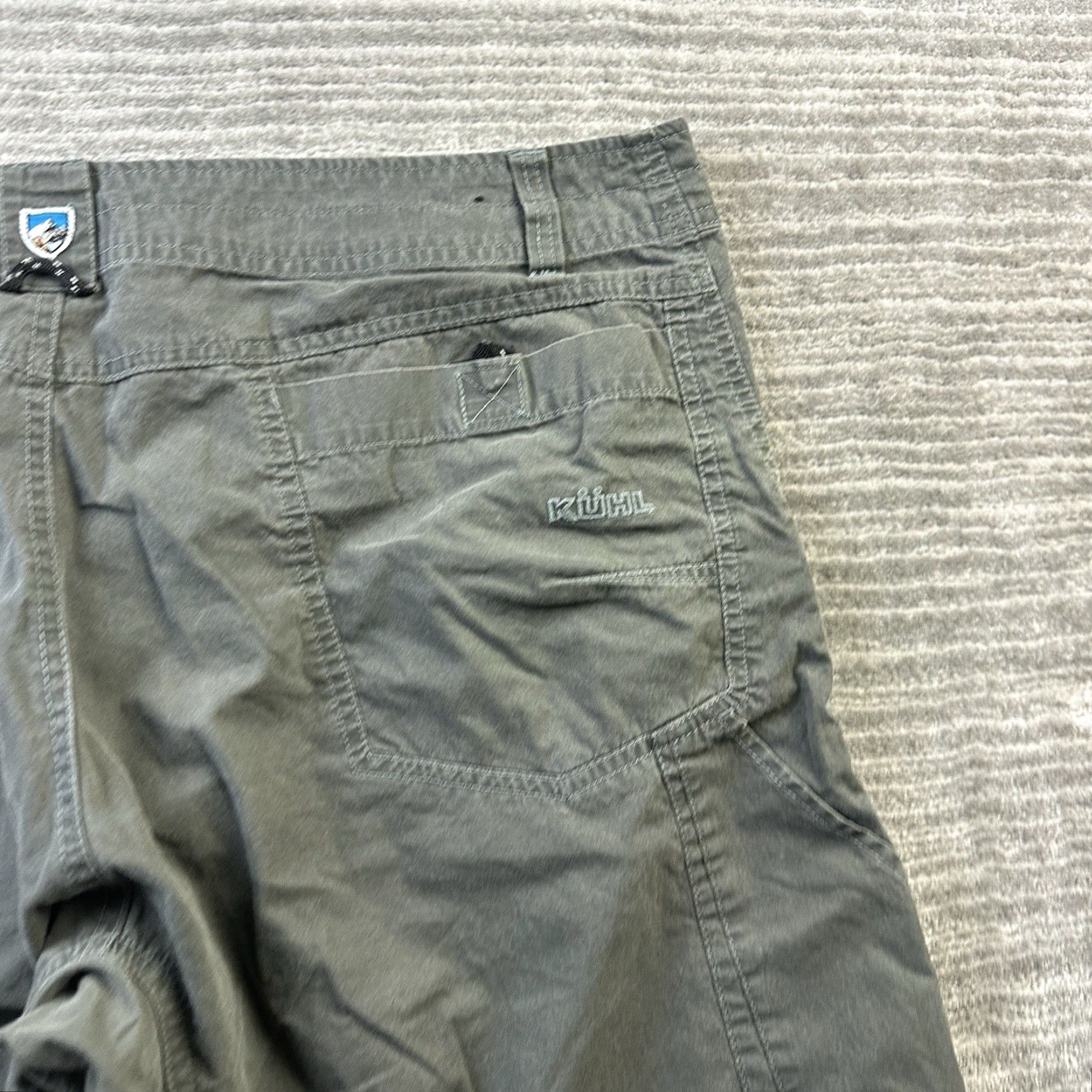 Vintage Kuhl Shorts Mens 38 Gray Chino Utility Hiking Workwear Outdoor Climbing Casual Size US 38 / EU 54 - 6 Thumbnail