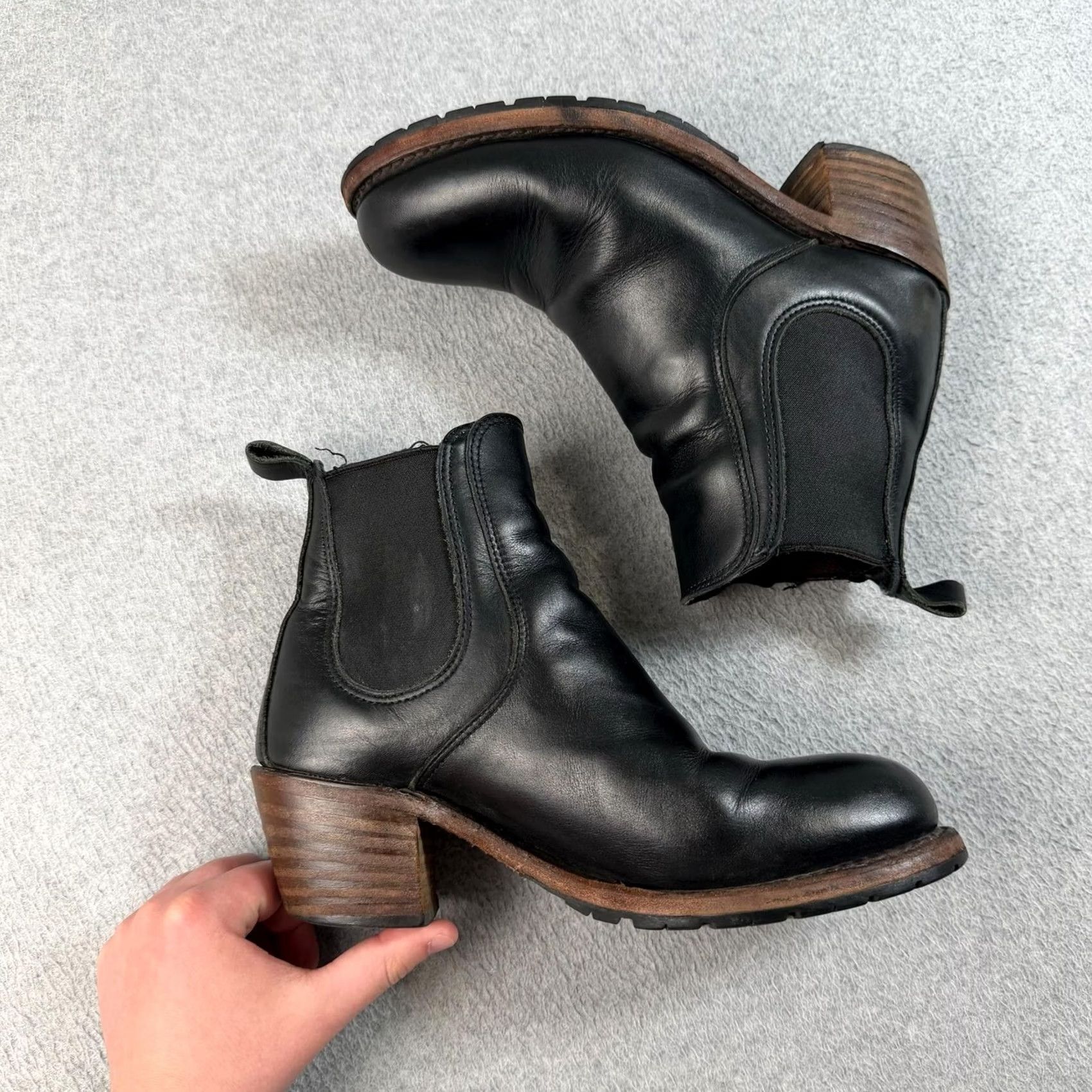 Red Wing Red Wing Boots Womens Chelsea Black Leather Ankle Booties 9.5 US 9.5 B Size Pull On Vibram Leather Lining Vintage? No Size US 10 / IT 40 - 5 Thumbnail
