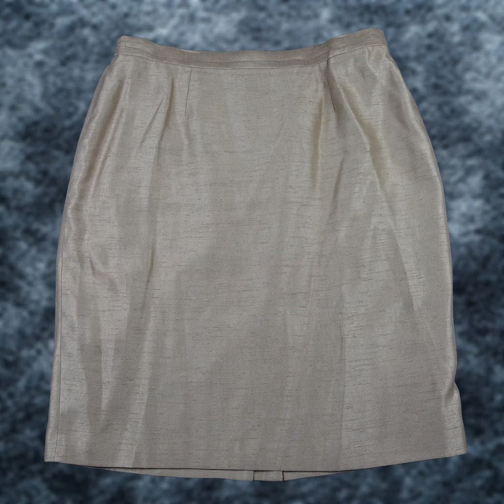 Kasper VINTAGE Kasper Skirt Womens 20W Beige Shimmer Pencil Midi Elastic Waist Dressy Womens Plus Size Slit Lined Back Zip Size 42" / US 20 - 1 Thumbnail
